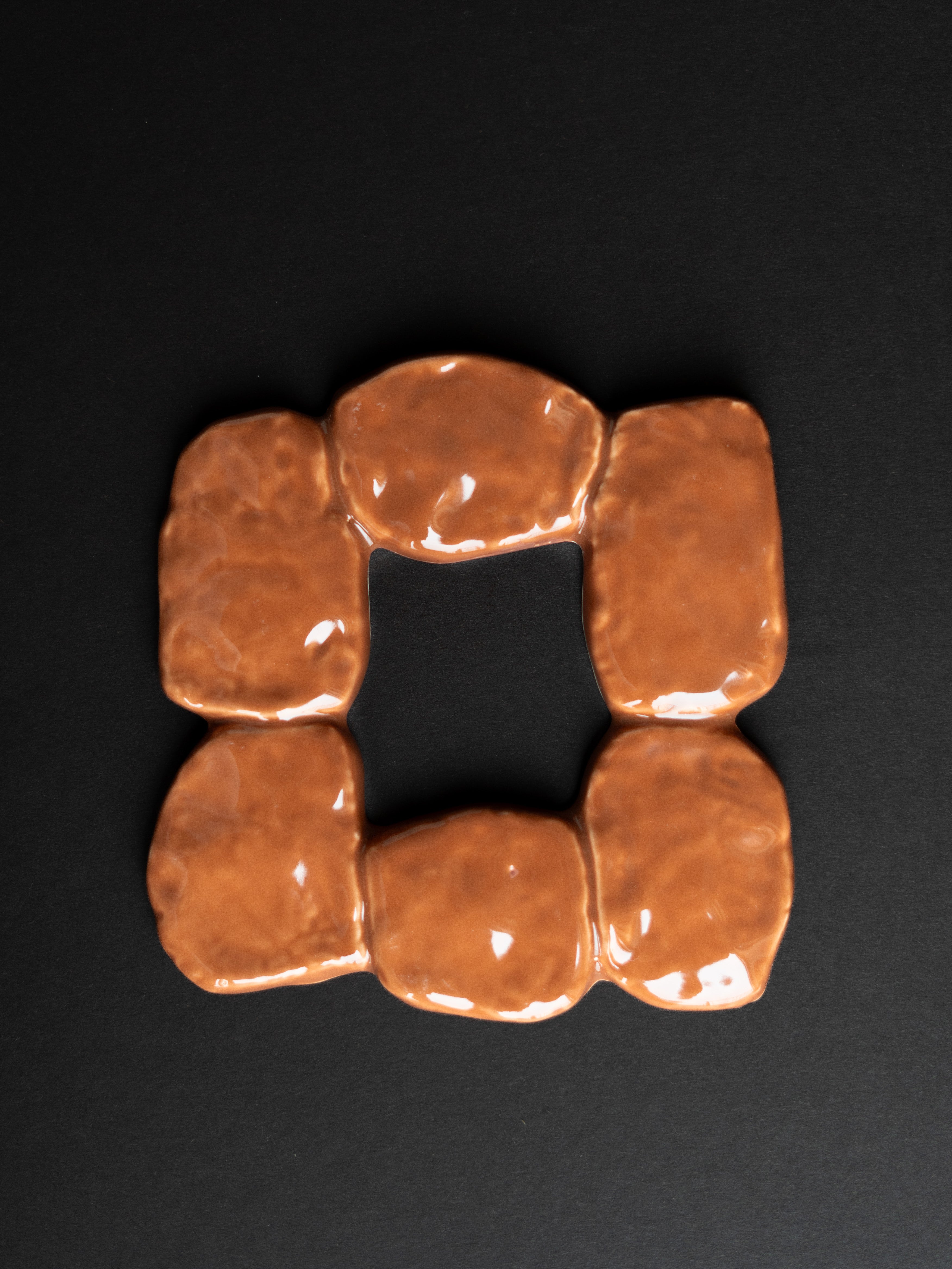 AUTUMN BROWN CERAMIC FRAME