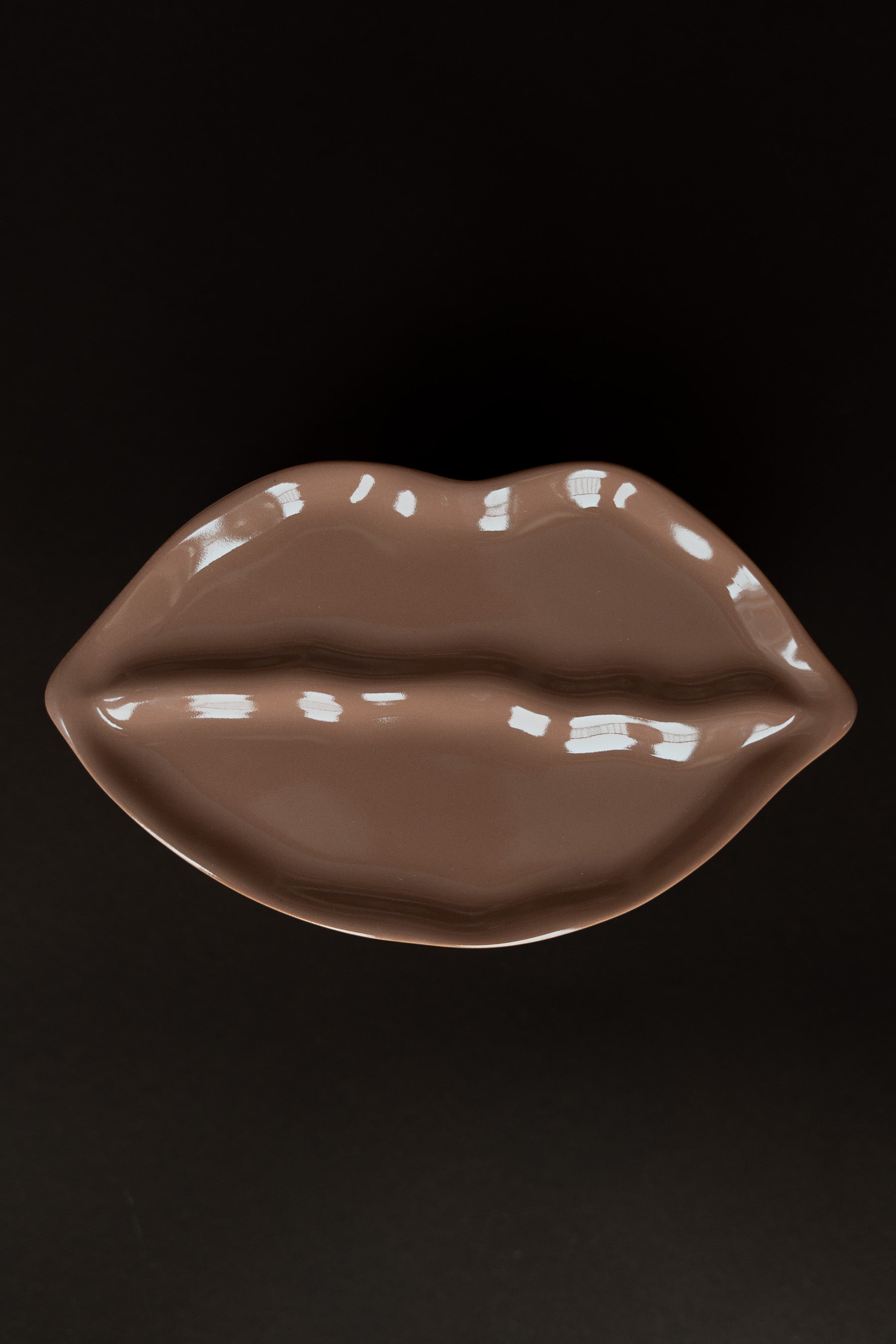Mocca lip plate