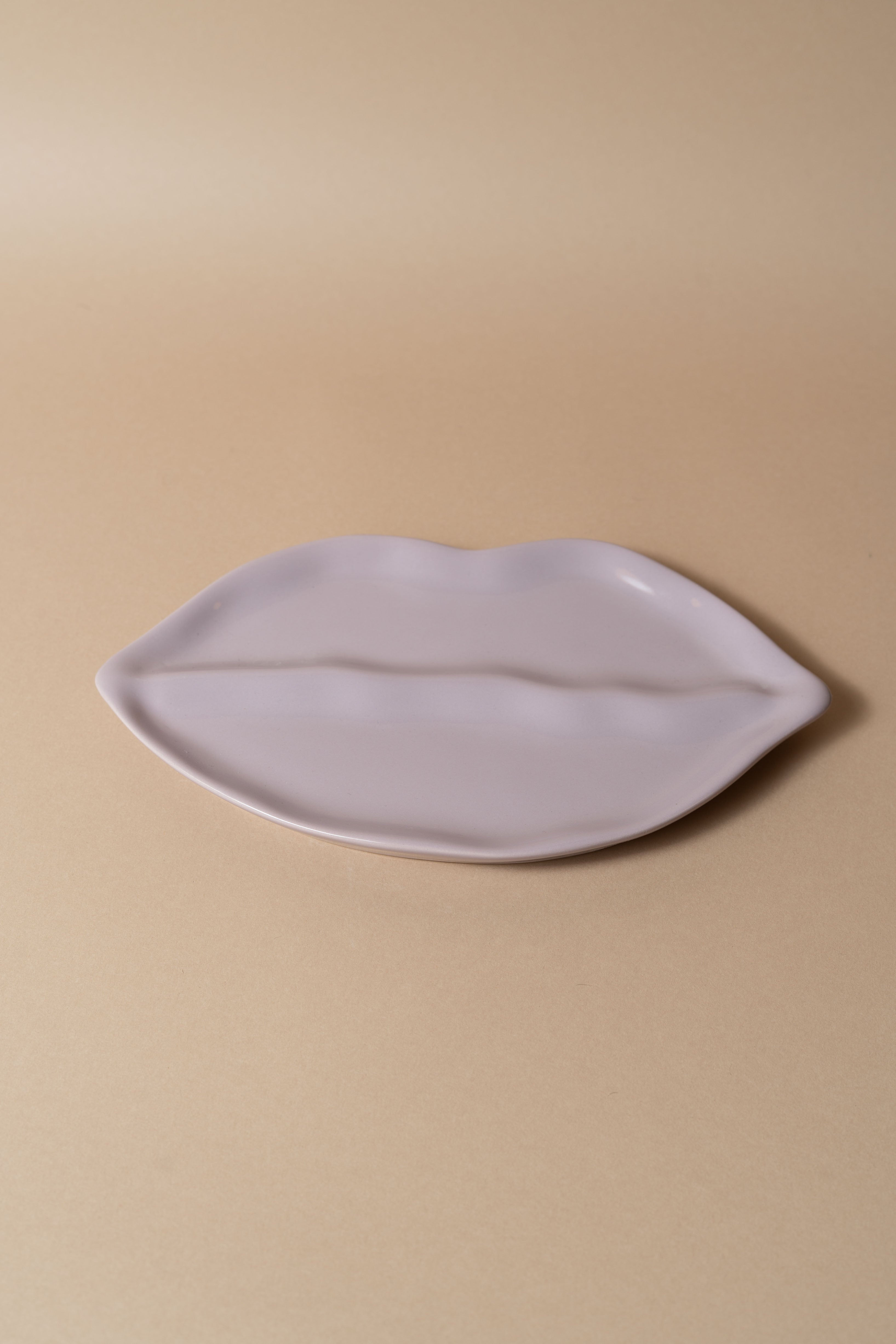 PURPLE LIPS PLATE