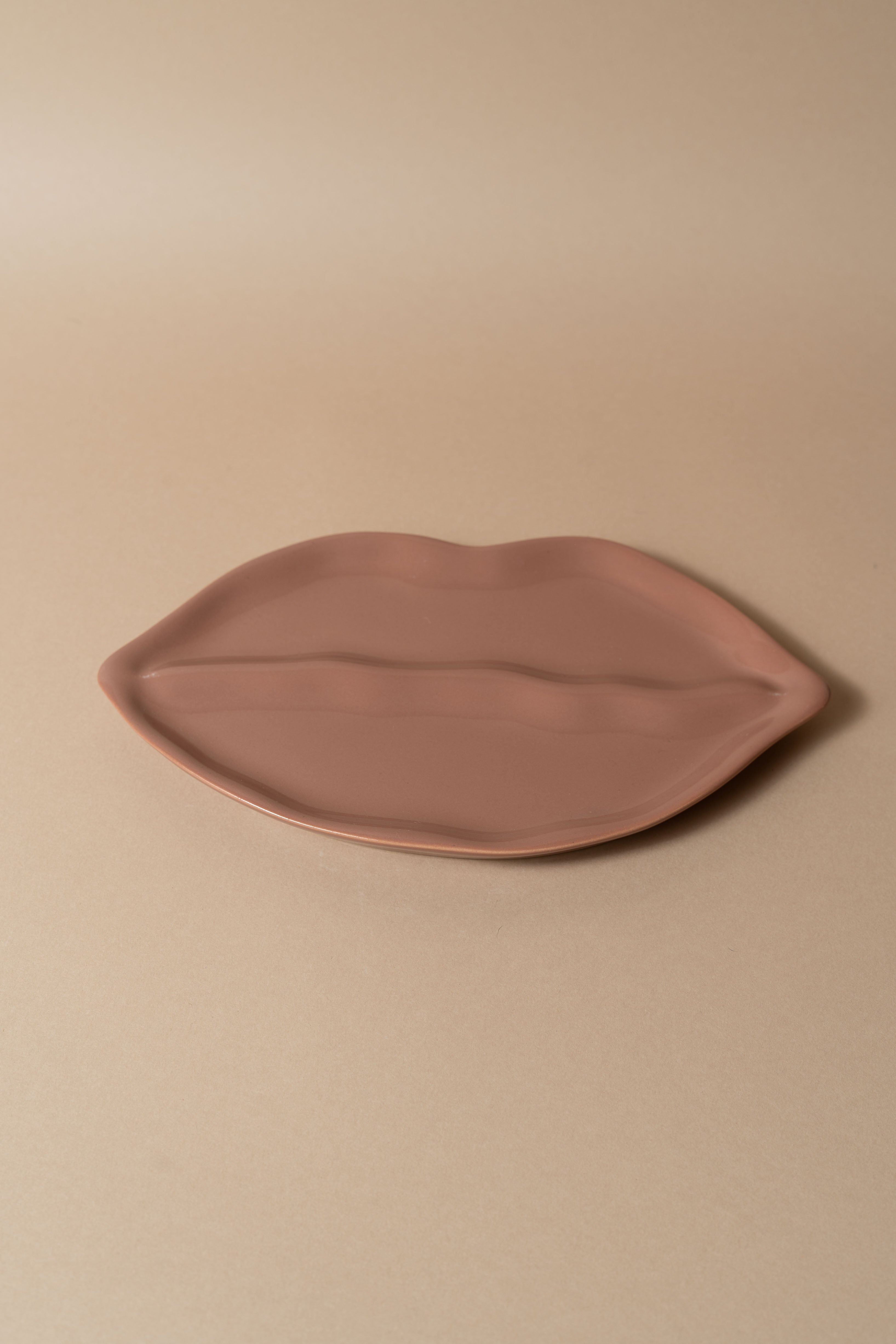 Mocca lip plate