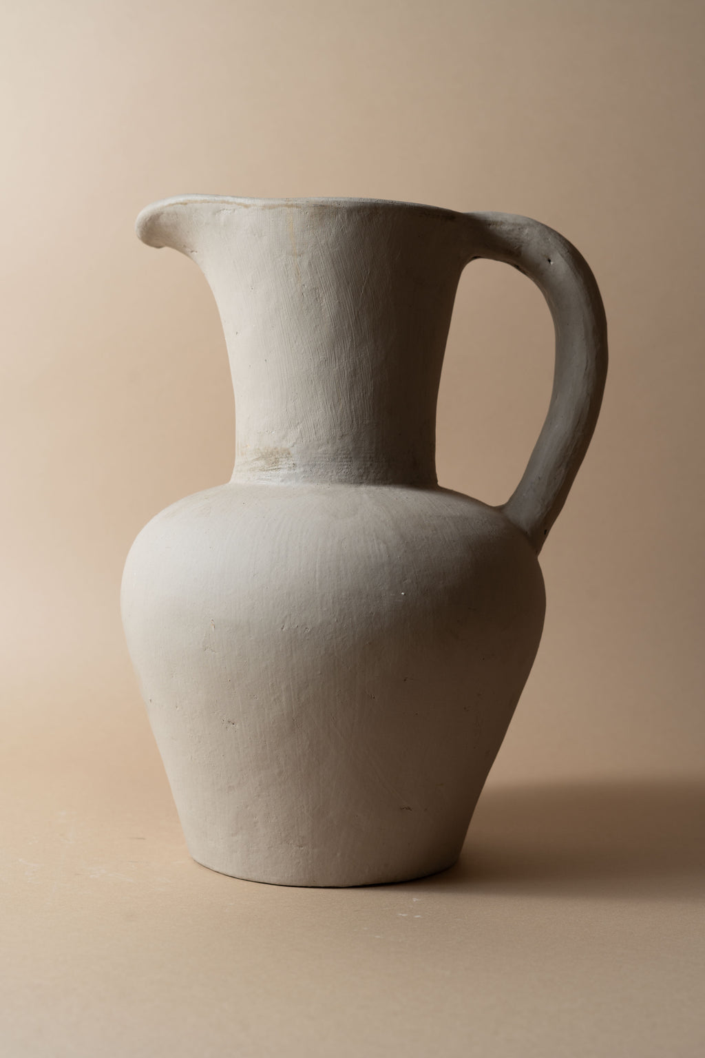 TERRACOTTA VASE MISS SISI