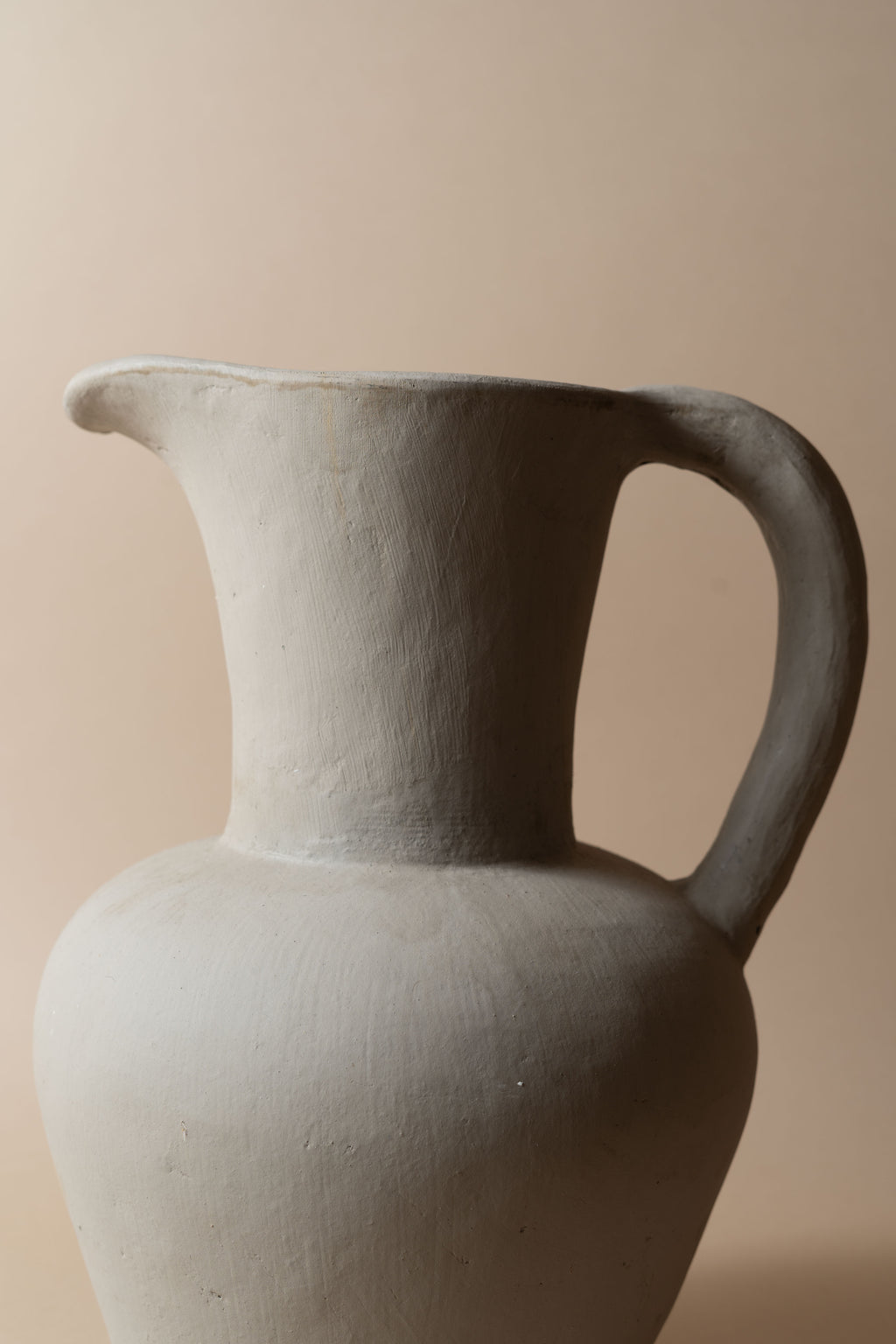 TERRACOTTA VASE MISS SISI
