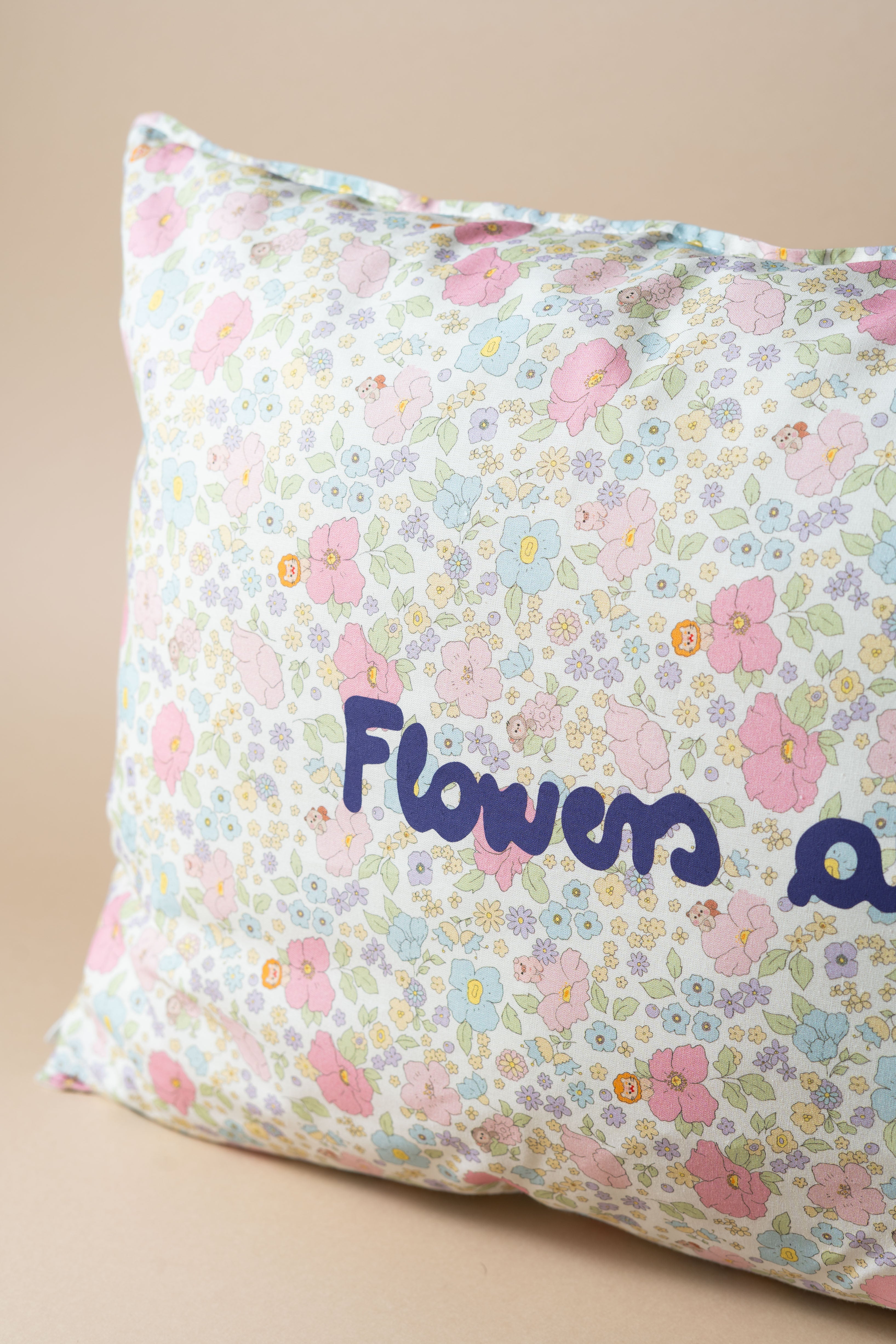 Flowers always cushion 60x40cm