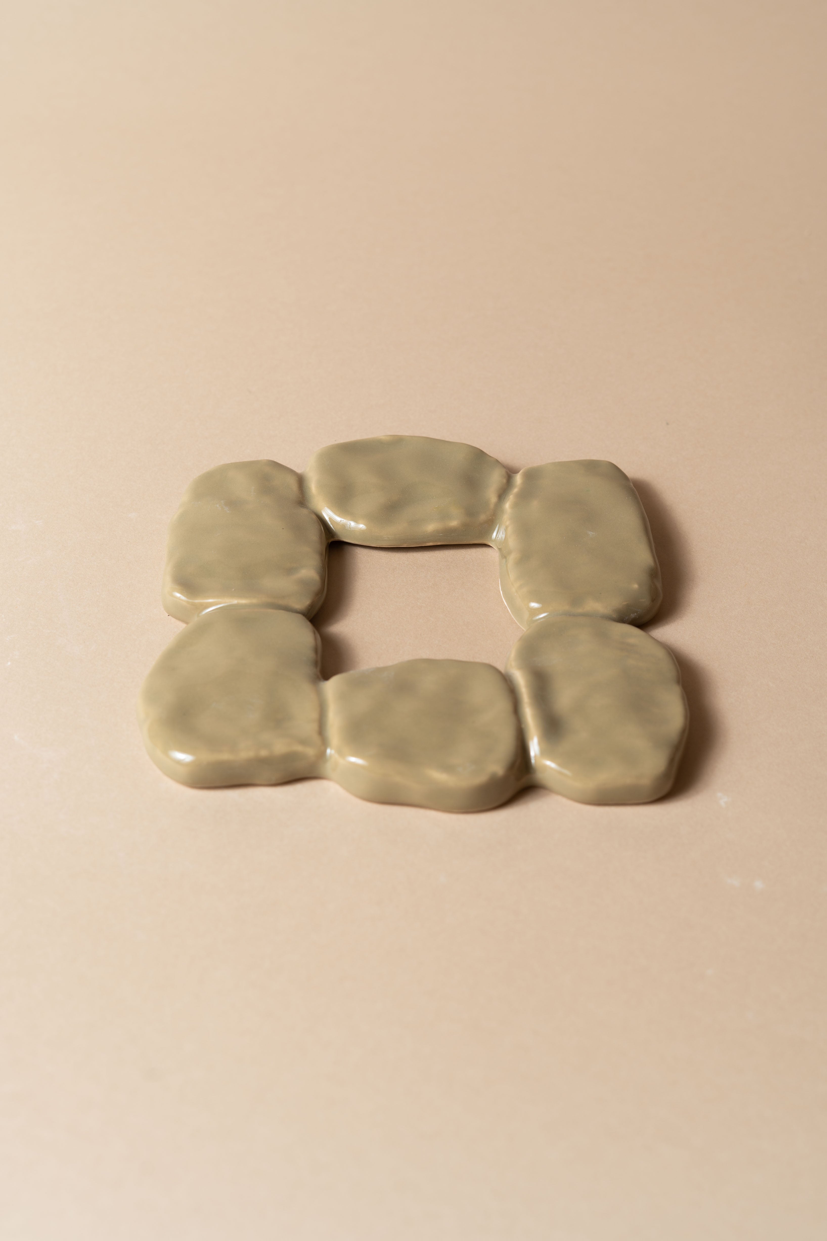 GREEN CERAMIC FRAME