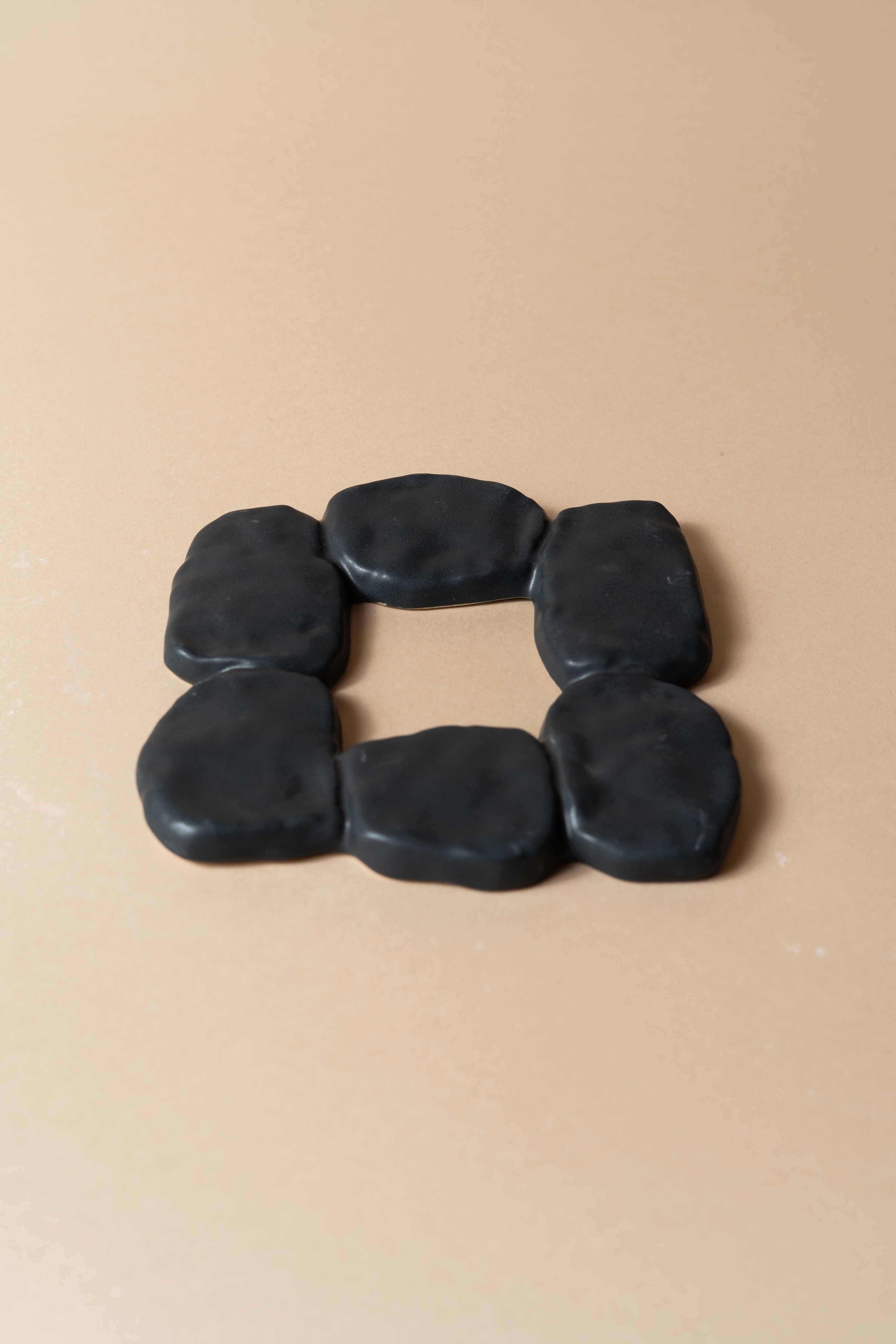 MATTE BLACK CERAMIC FRAME