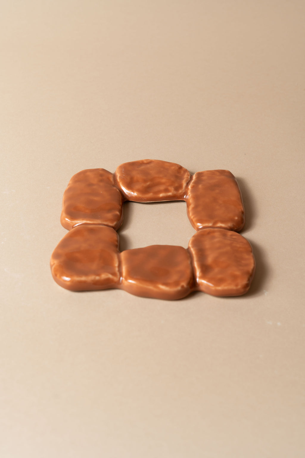 AUTUMN BROWN CERAMIC FRAME