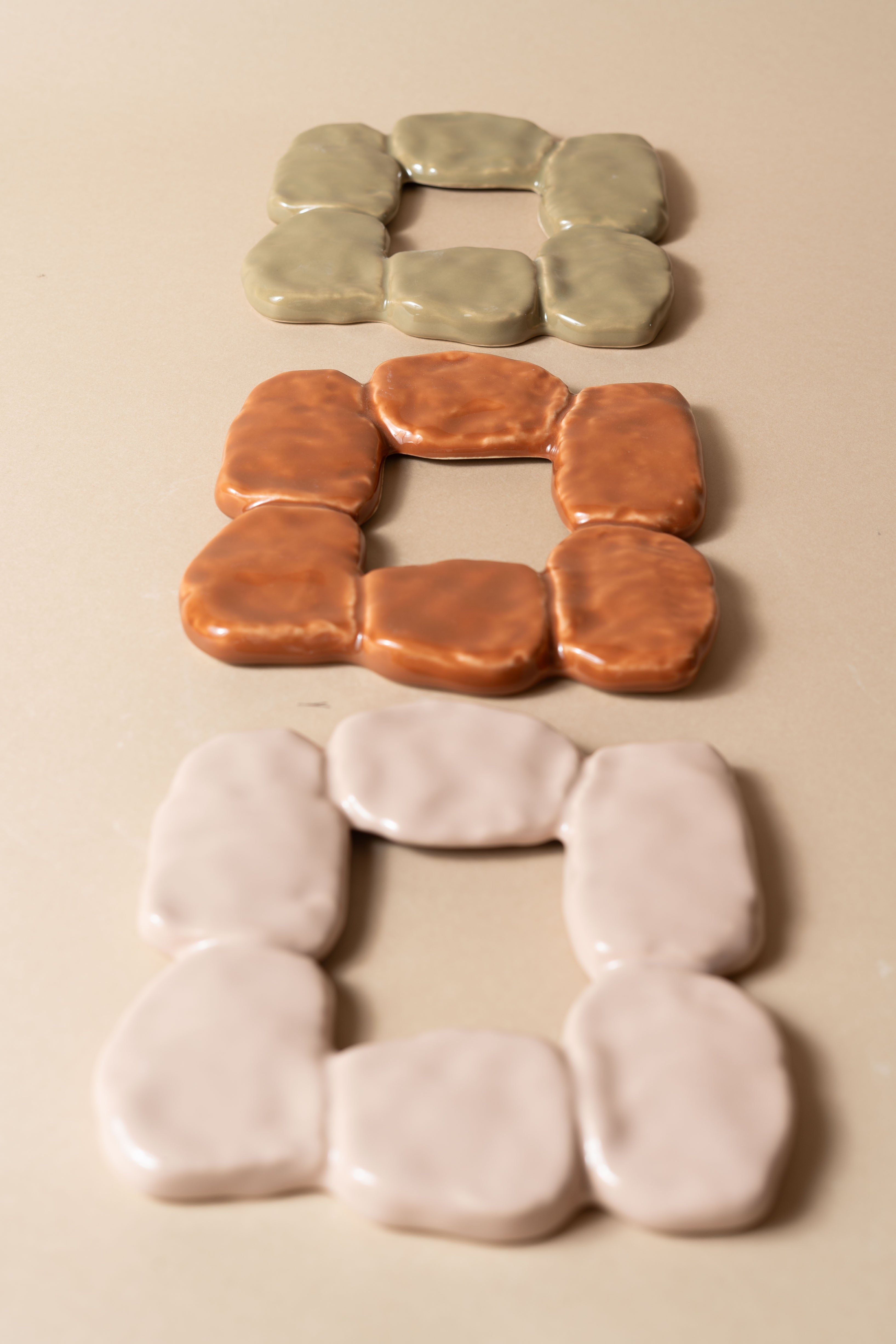 AUTUMN BROWN CERAMIC FRAME