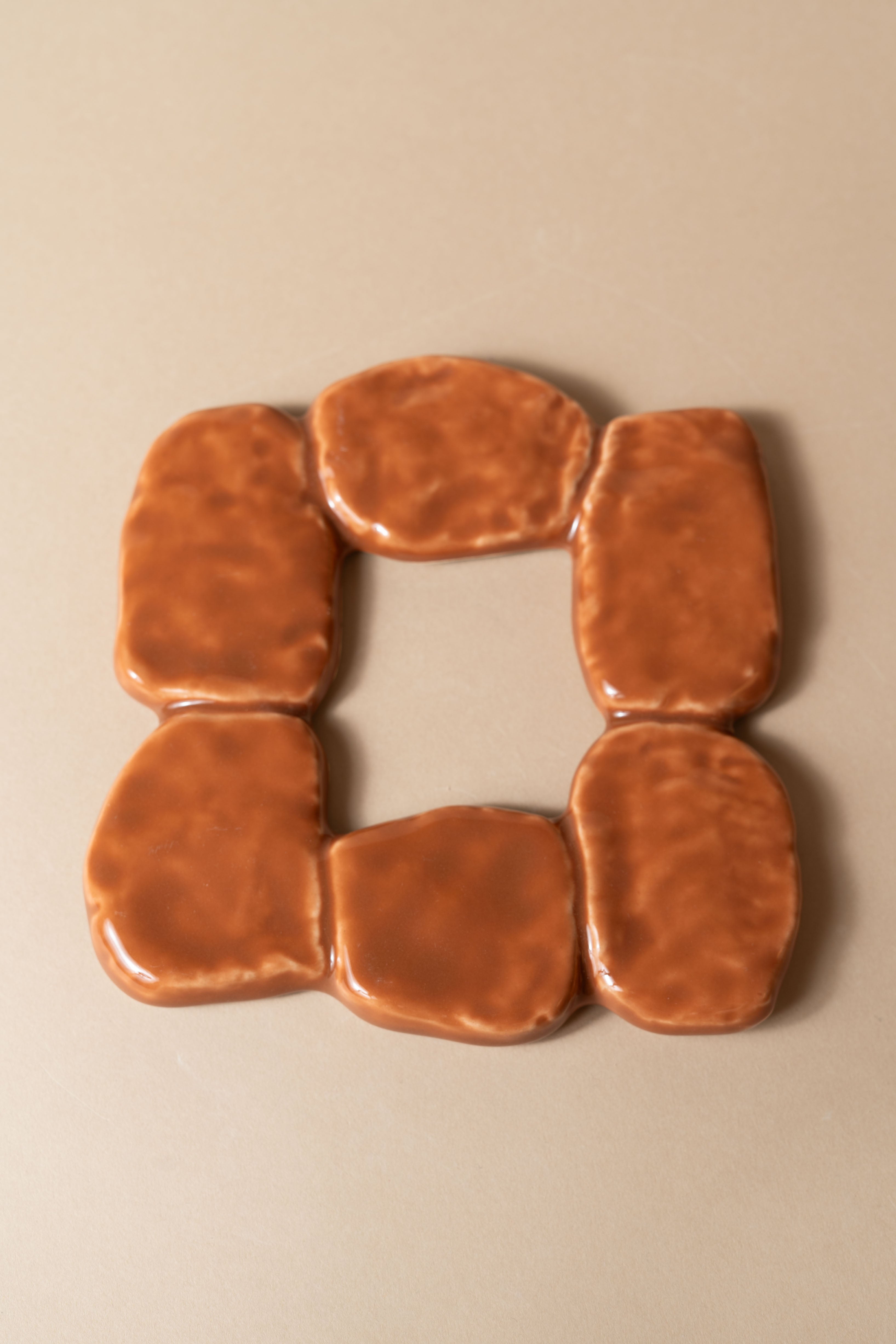 AUTUMN BROWN CERAMIC FRAME