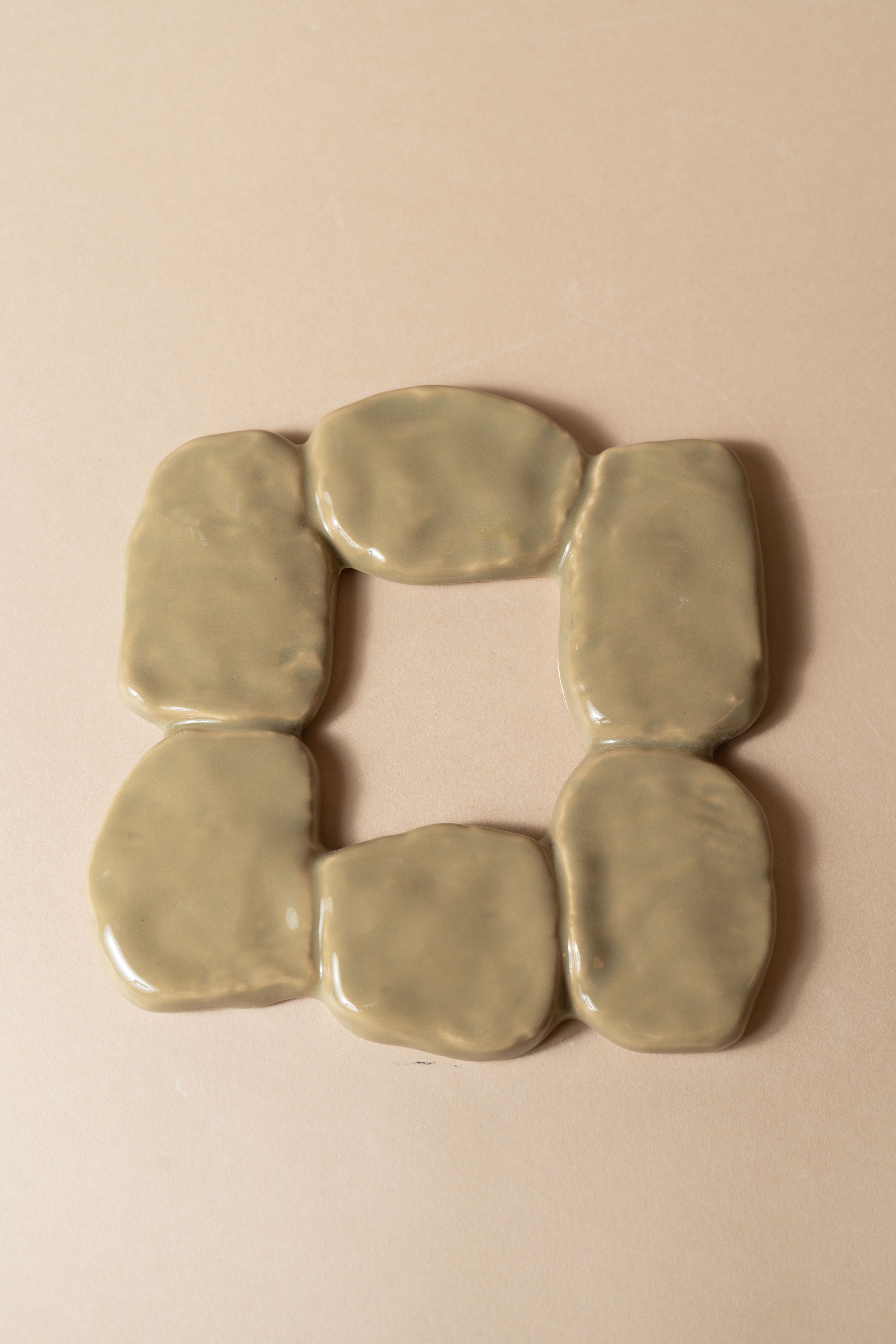 GREEN CERAMIC FRAME