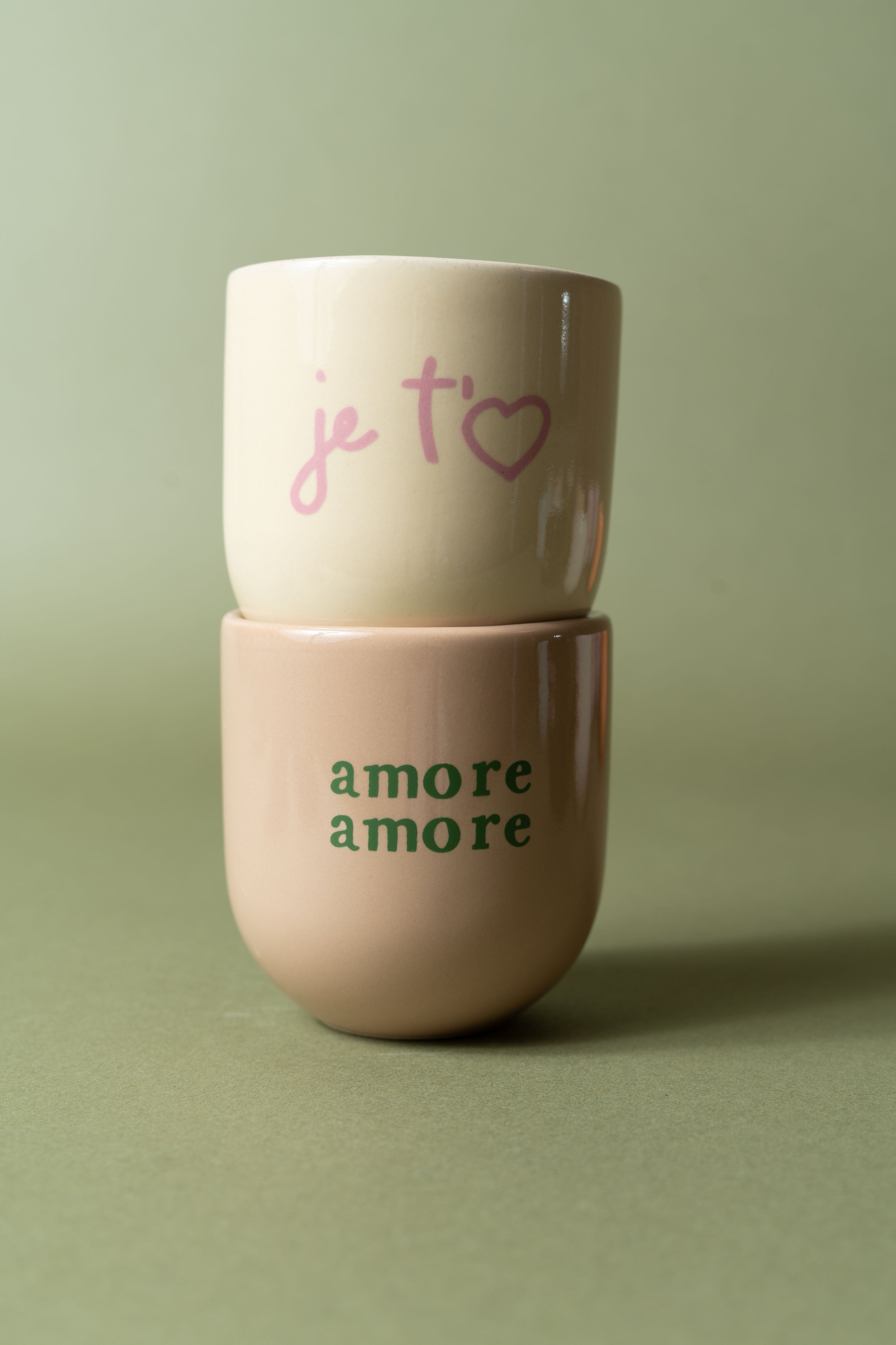 BEIGE AMORE AMORE MUG