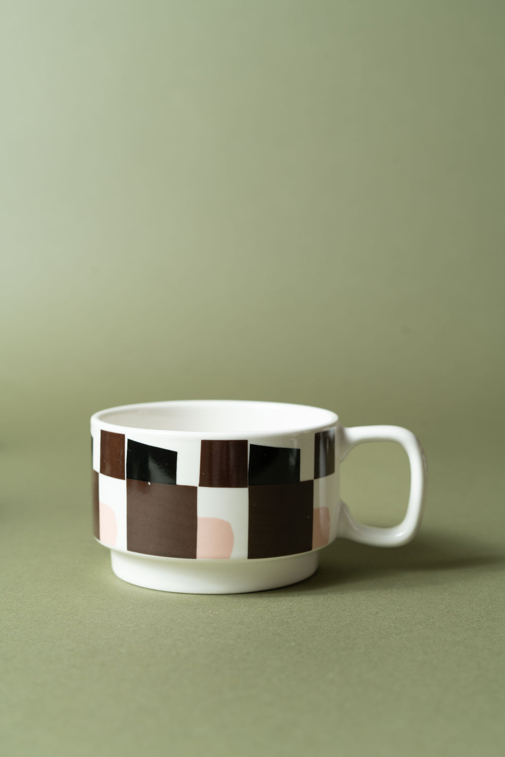BROWN GRAPHIC MUG