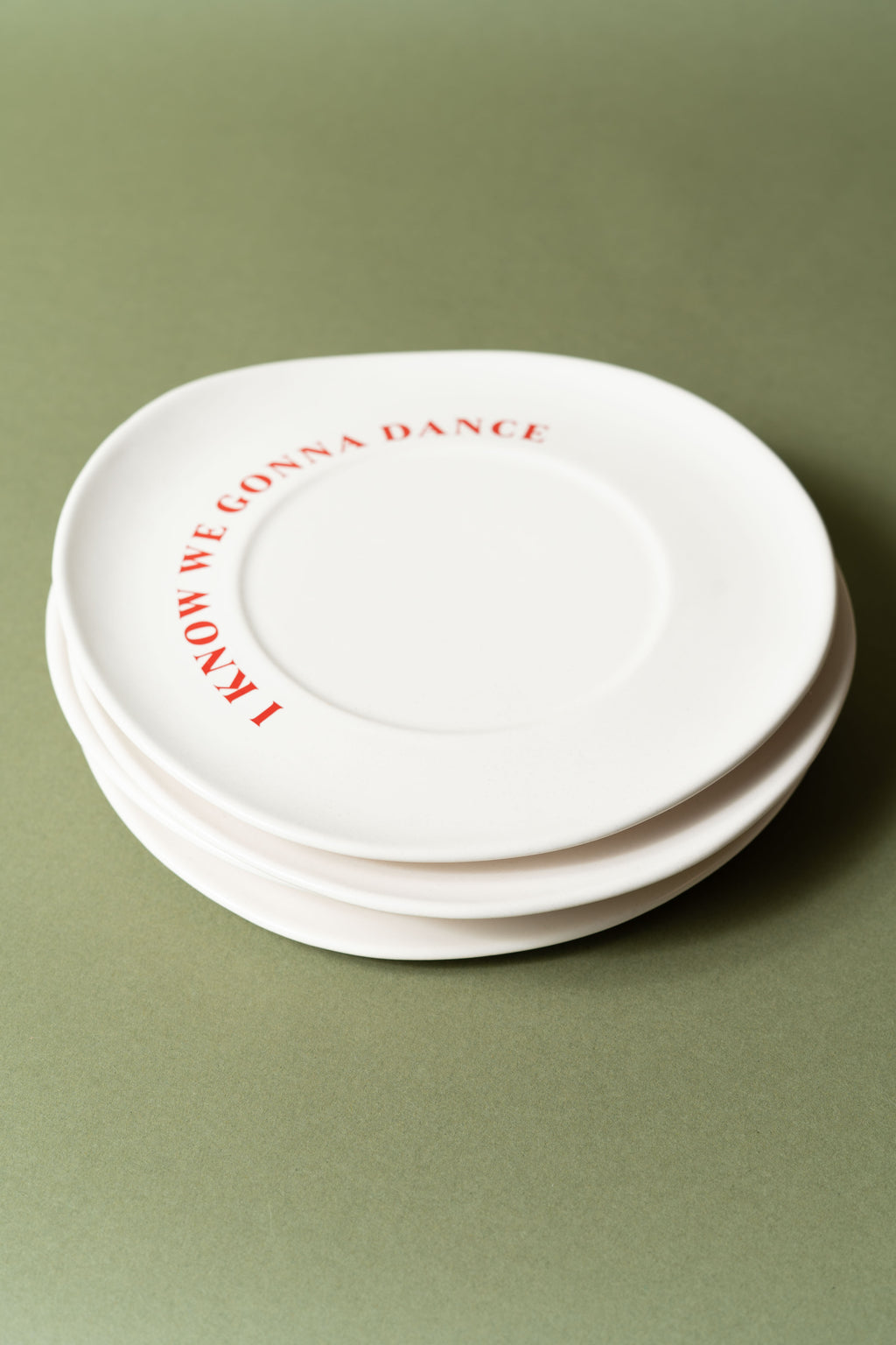 I KNOW WE GONNA DANCE PLATE