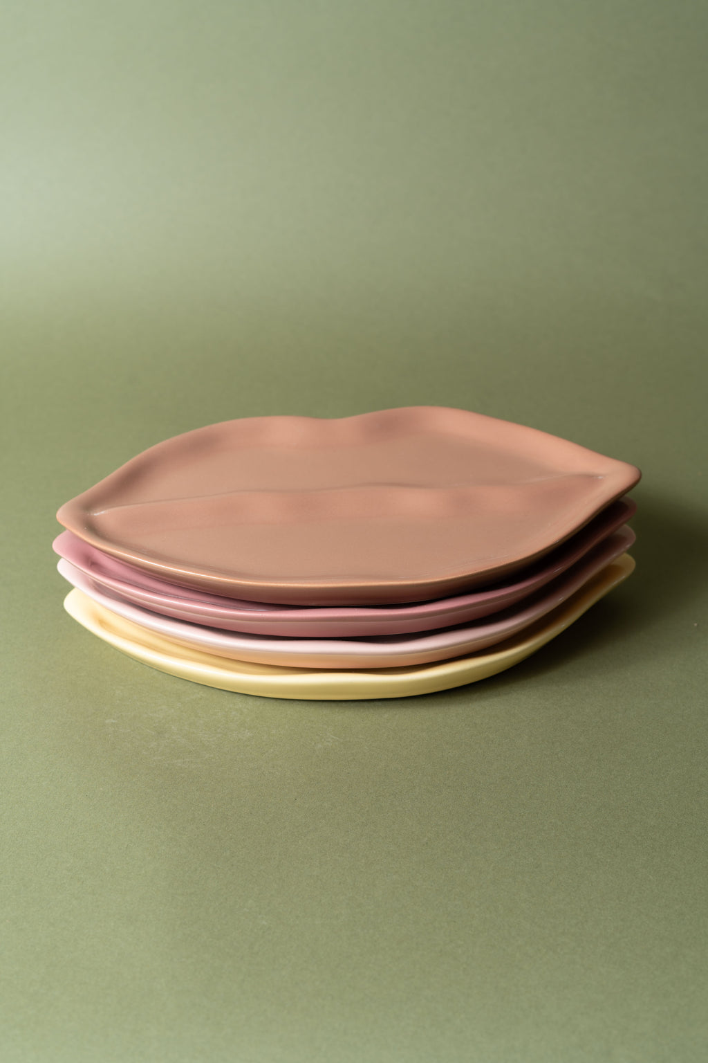 Butter Yellow lip plate