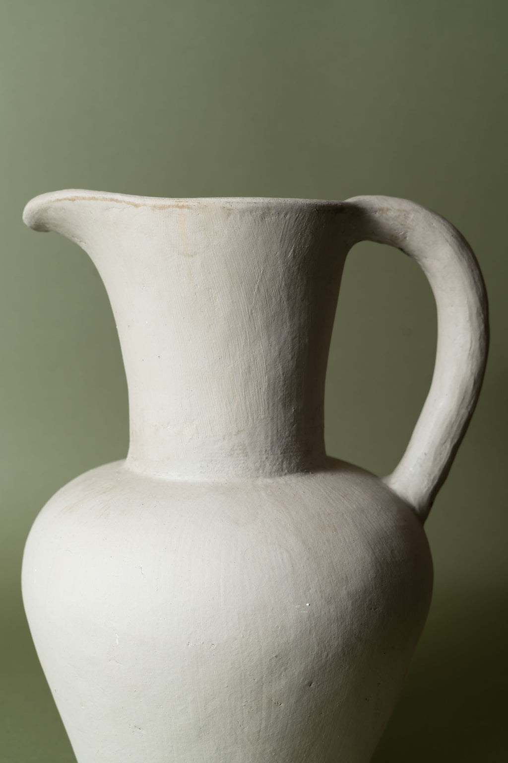 TERRACOTTA VASE MISS SISI