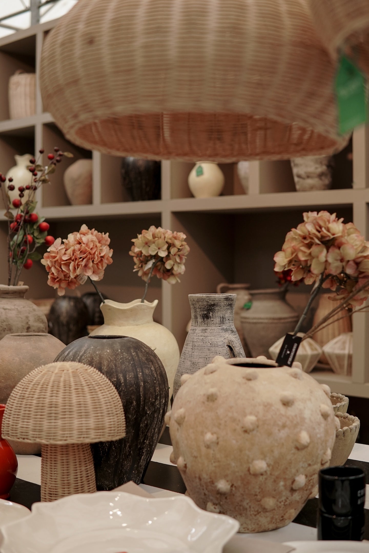 TERRACOTTA VASE MISS IRIS