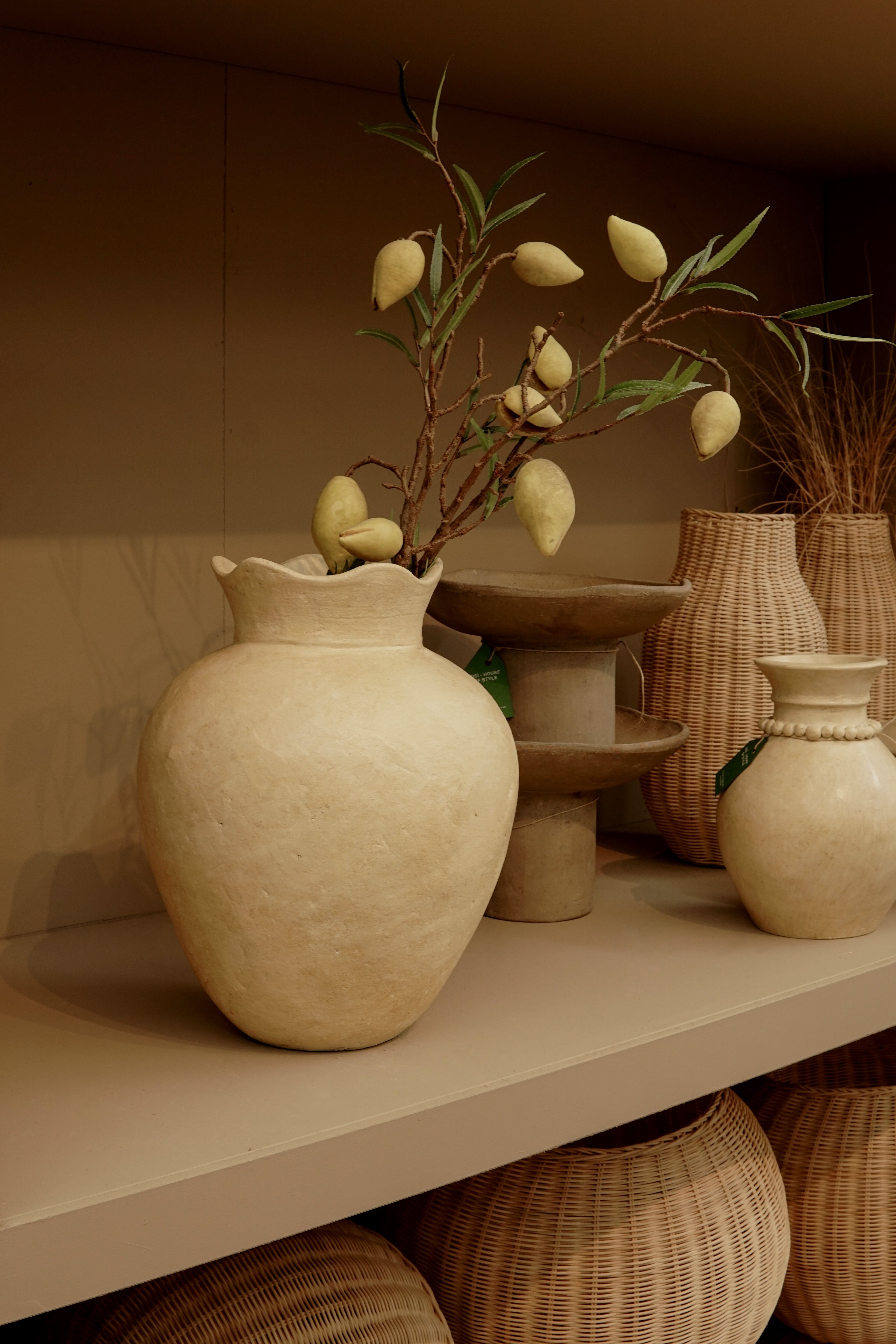 TERRACOTTA VASE MISS MARA