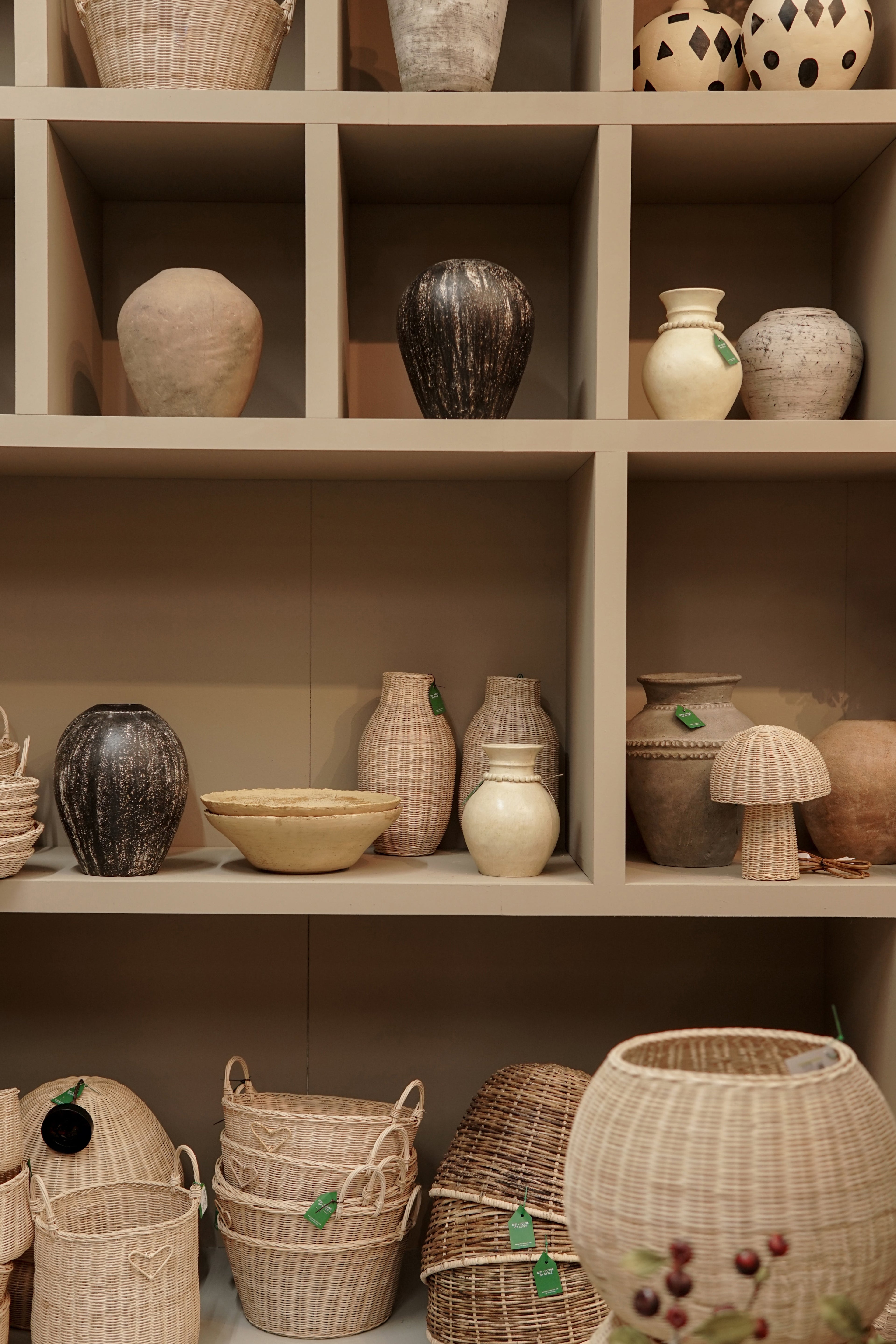 ROUND RATTAN BASKET