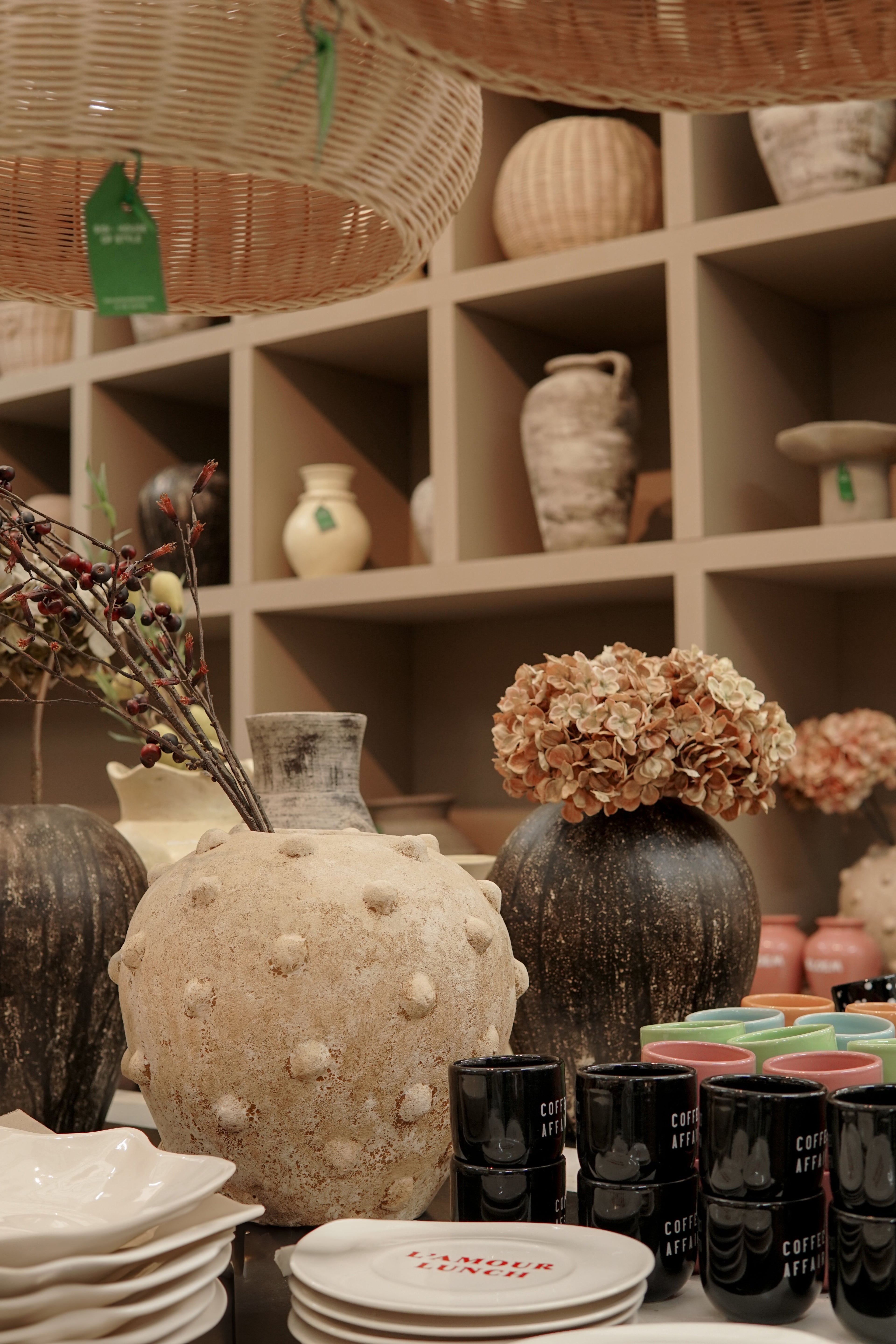 TERRACOTTA VASE MISS IRIS