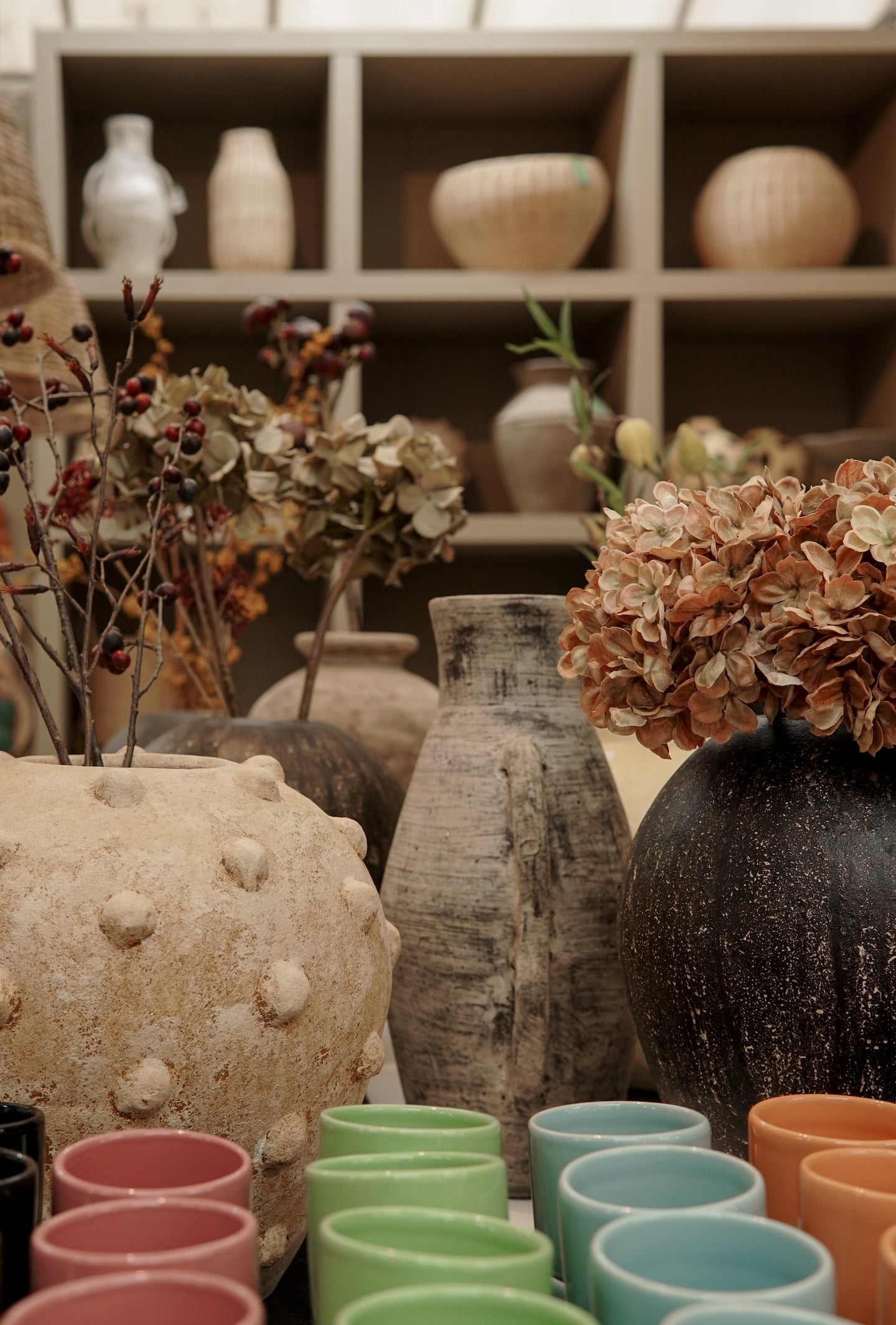 TERRACOTTA VASE MISS IRIS