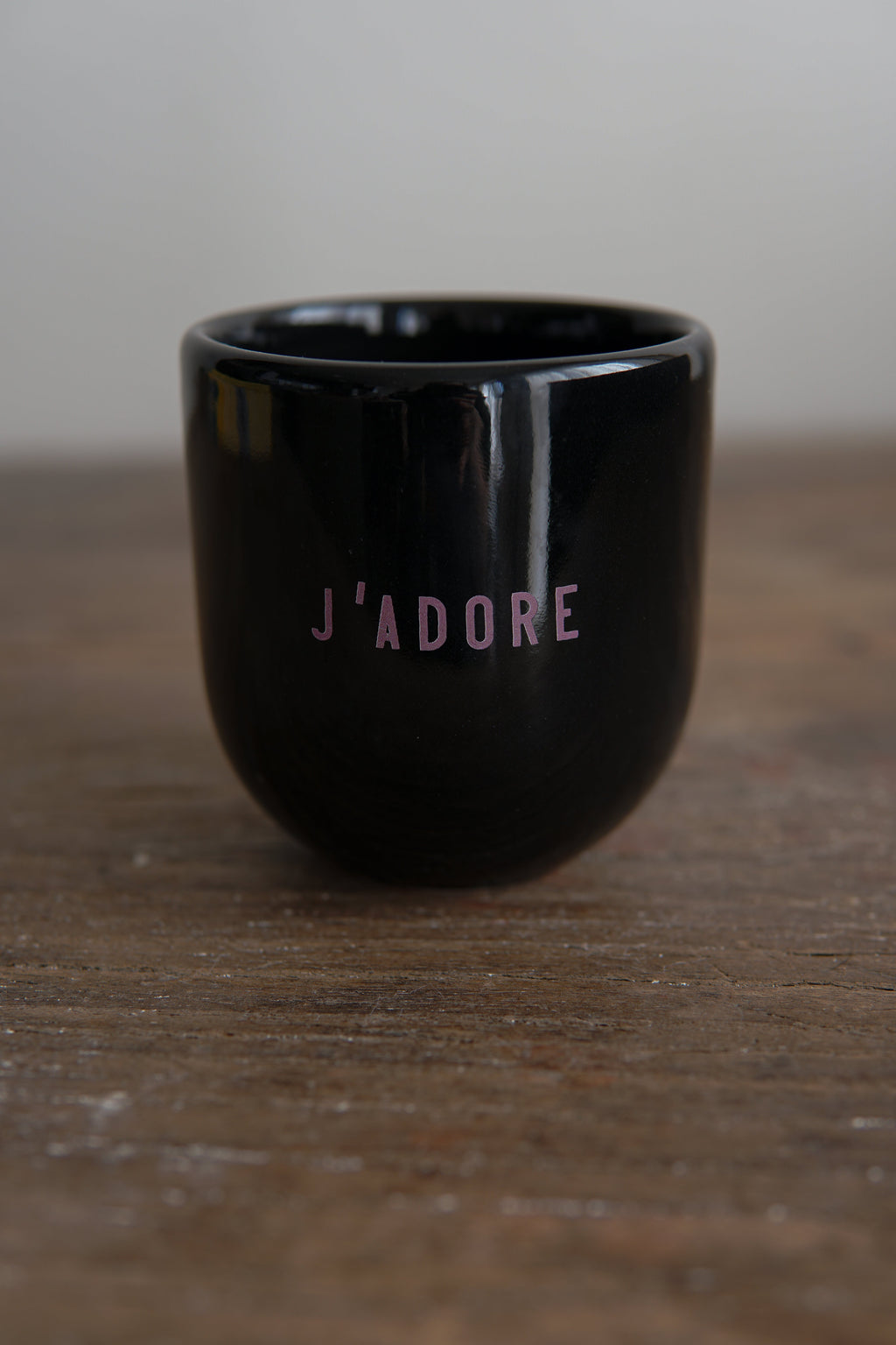 BLACK J'ADORE MUG