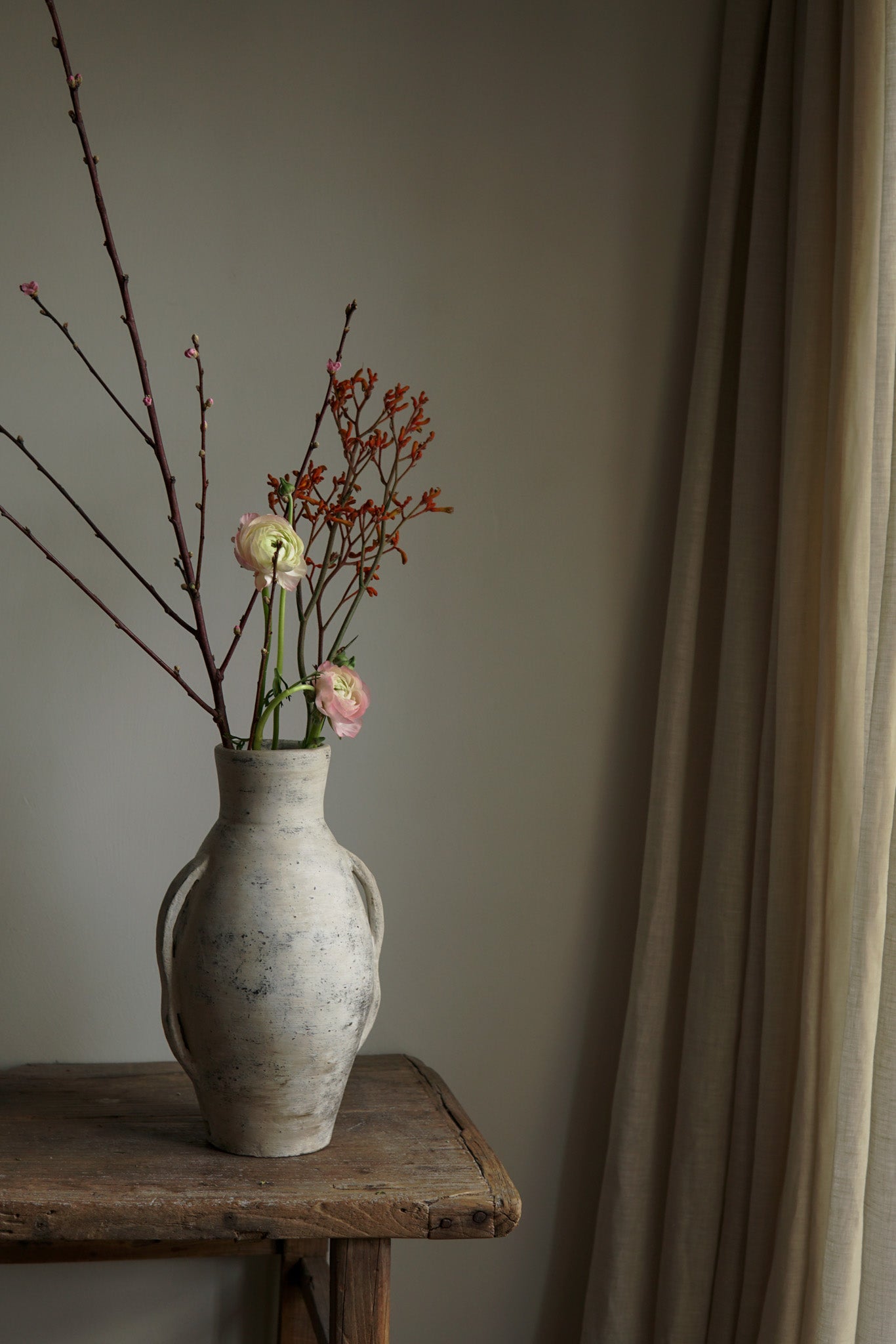 TERRACOTTA VASE MISS IVA