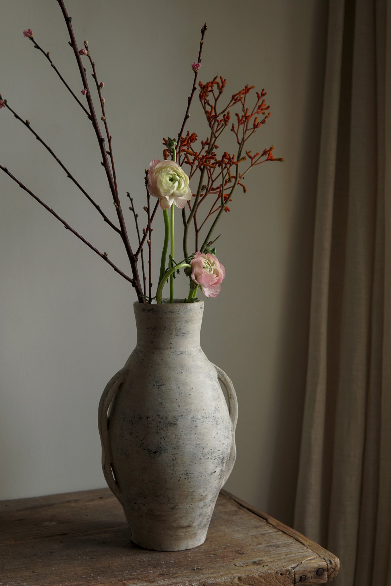 TERRACOTTA VASE MISS IVA