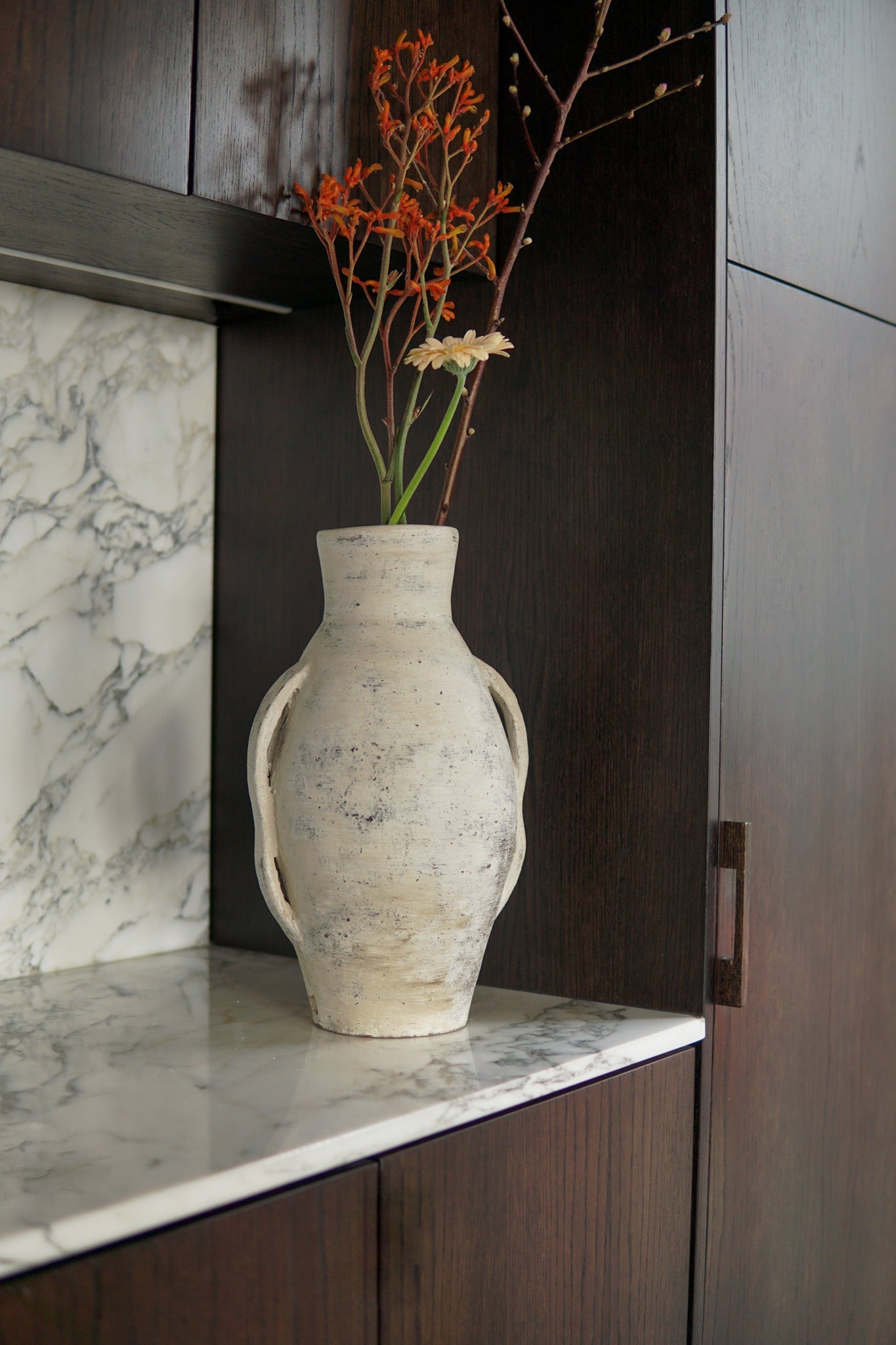 TERRACOTTA VASE MISS IVA
