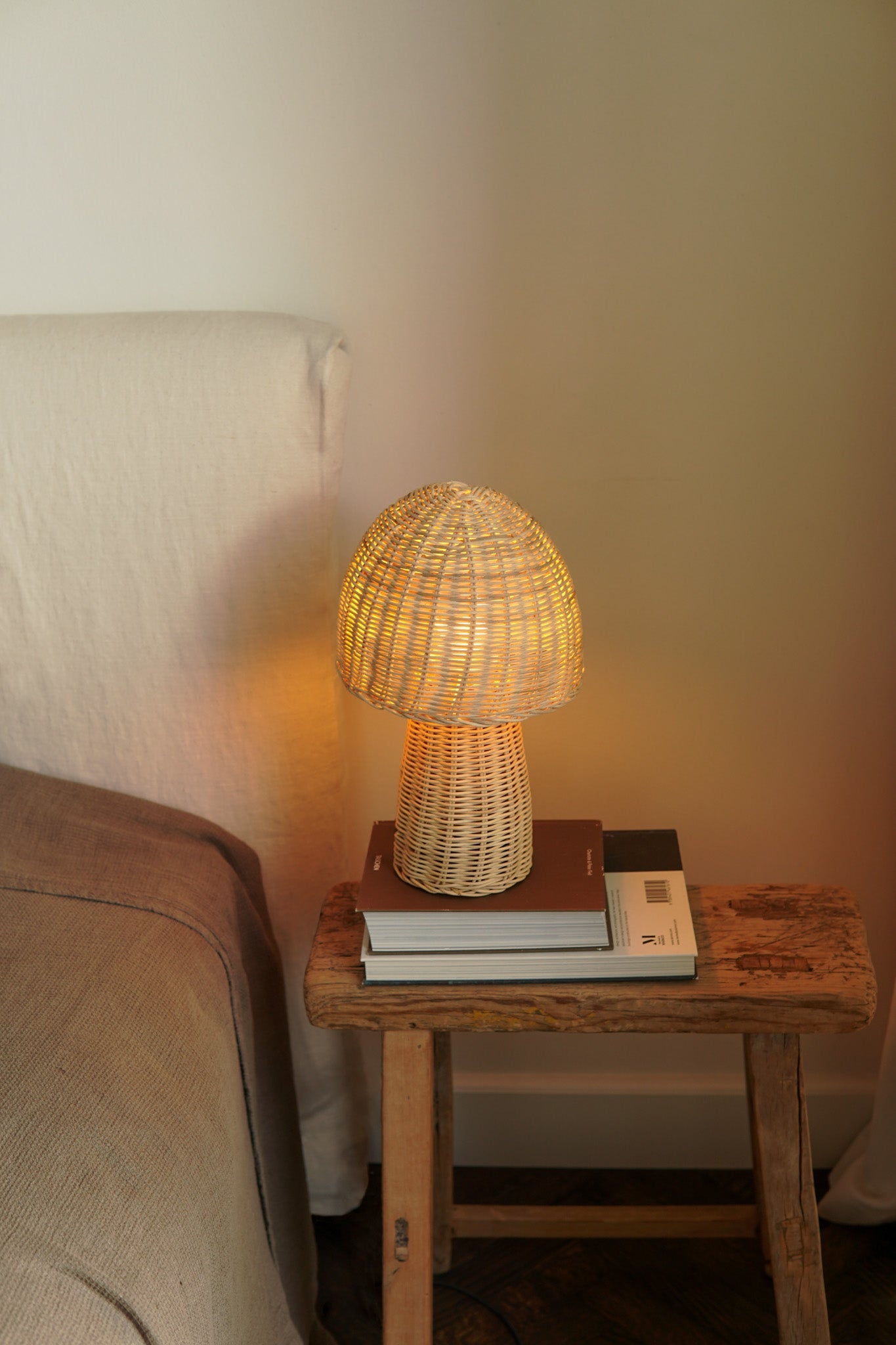 RATTAN MUSHROOM LAMP