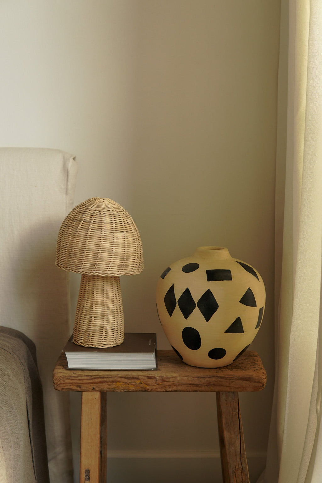 RATTAN MUSHROOM LAMP