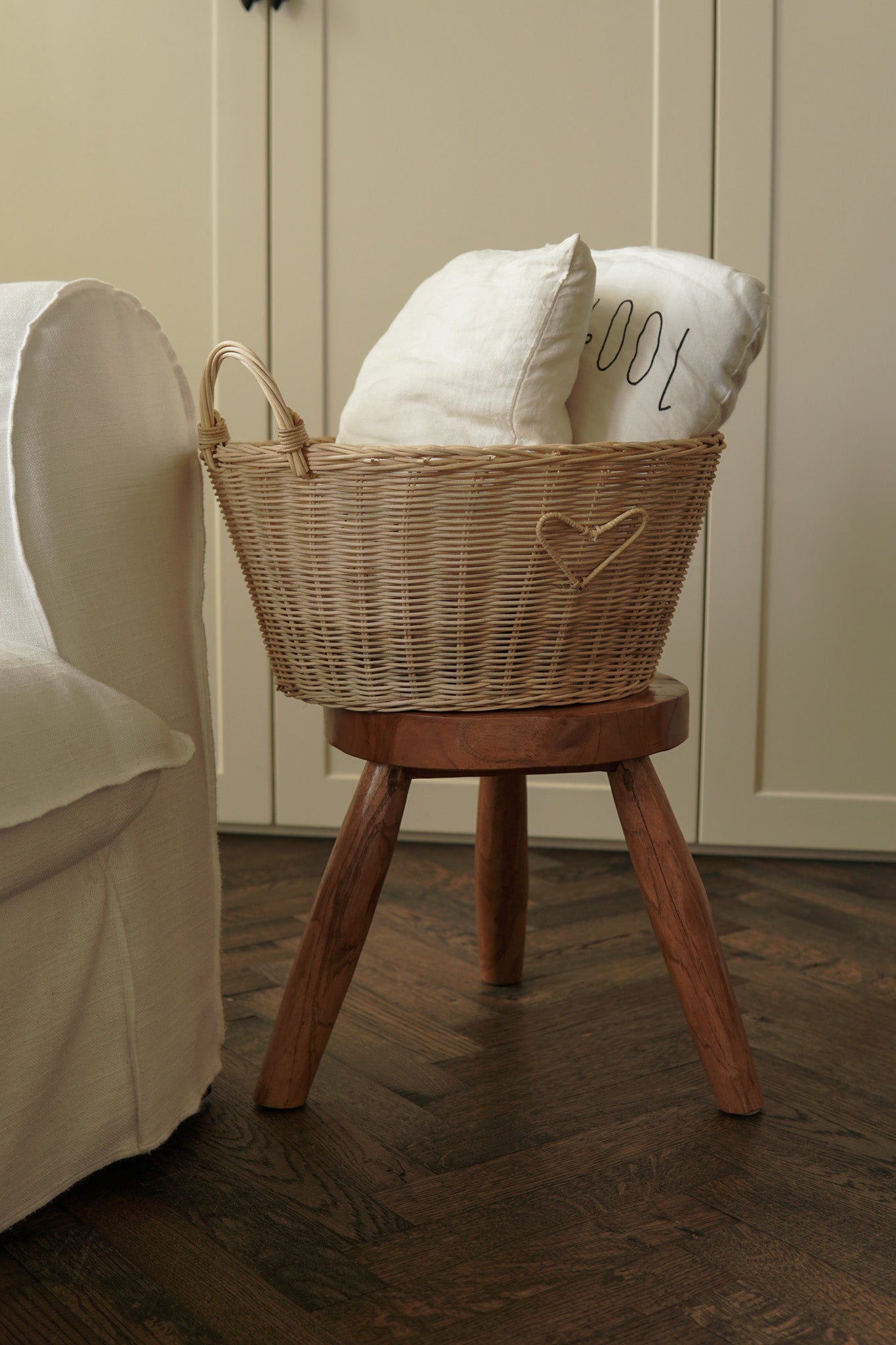LOW BASKET WITH HEART