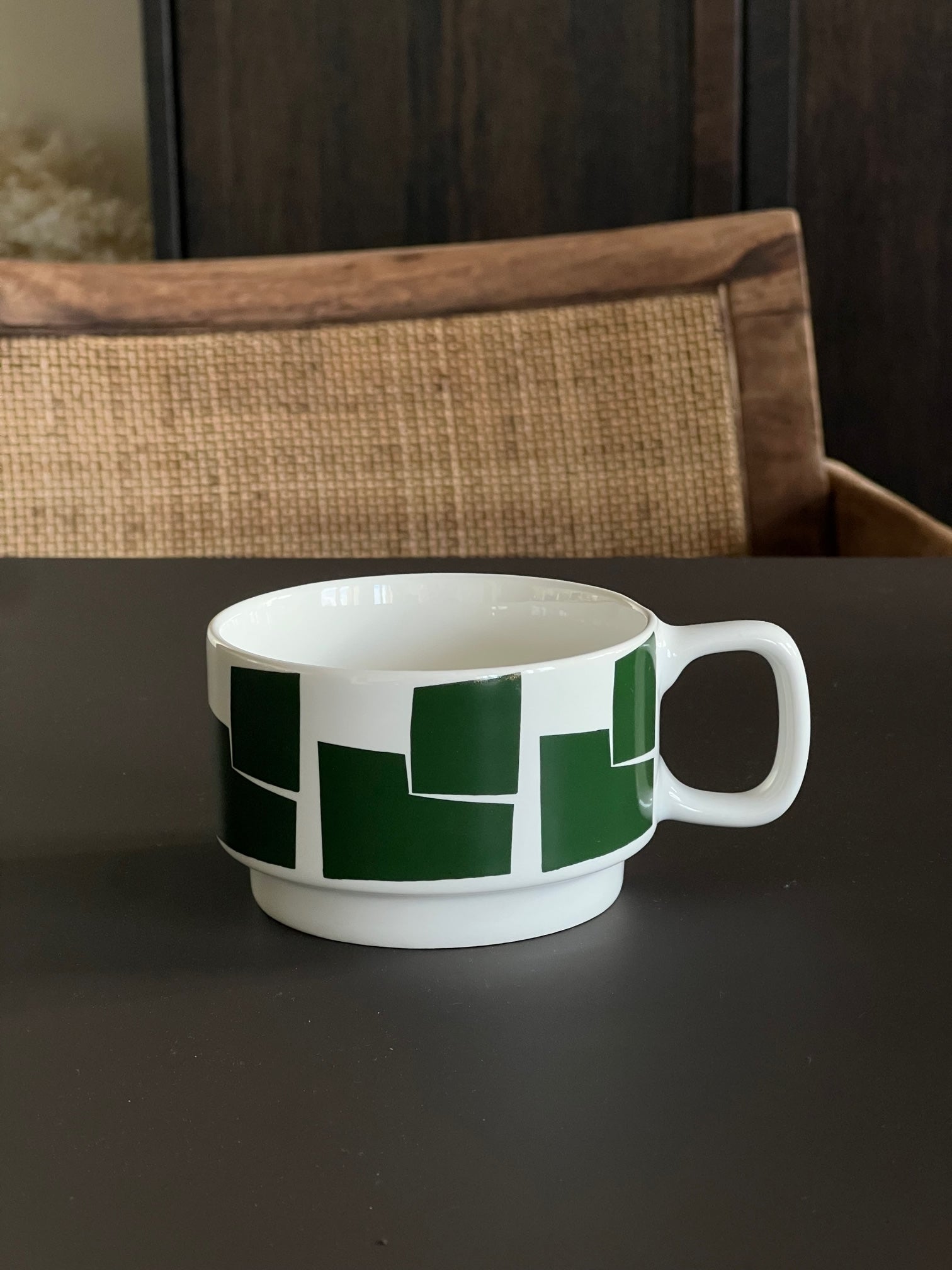 GREEN GRAPHIC MUG