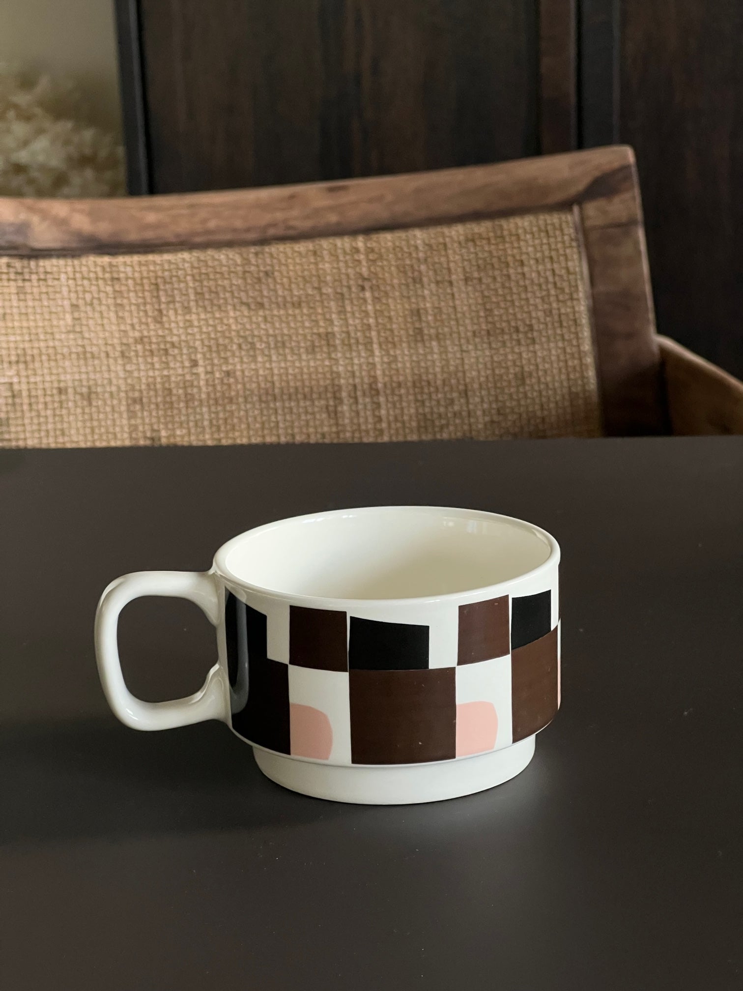 BROWN GRAPHIC MUG