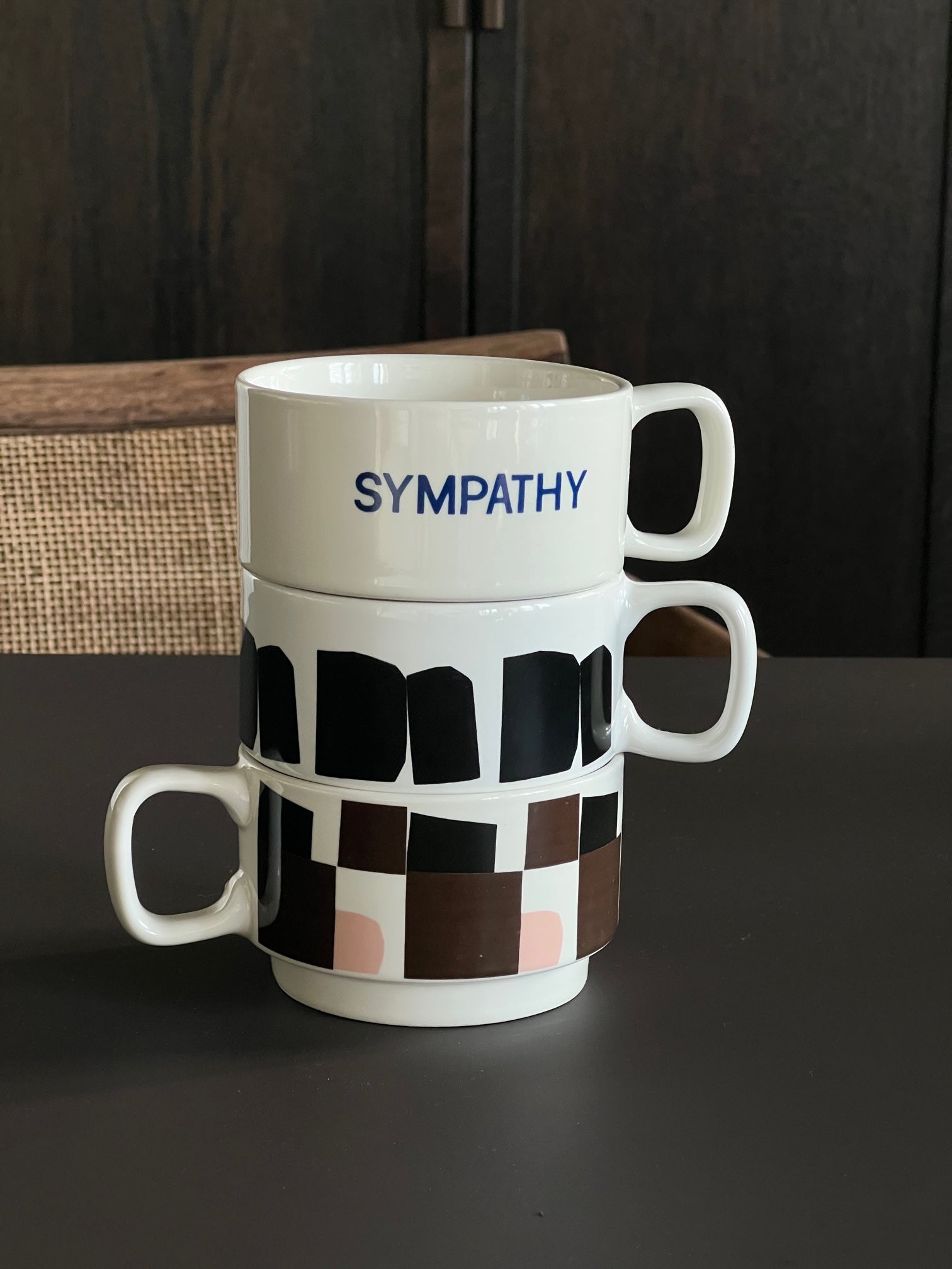 BROWN GRAPHIC MUG