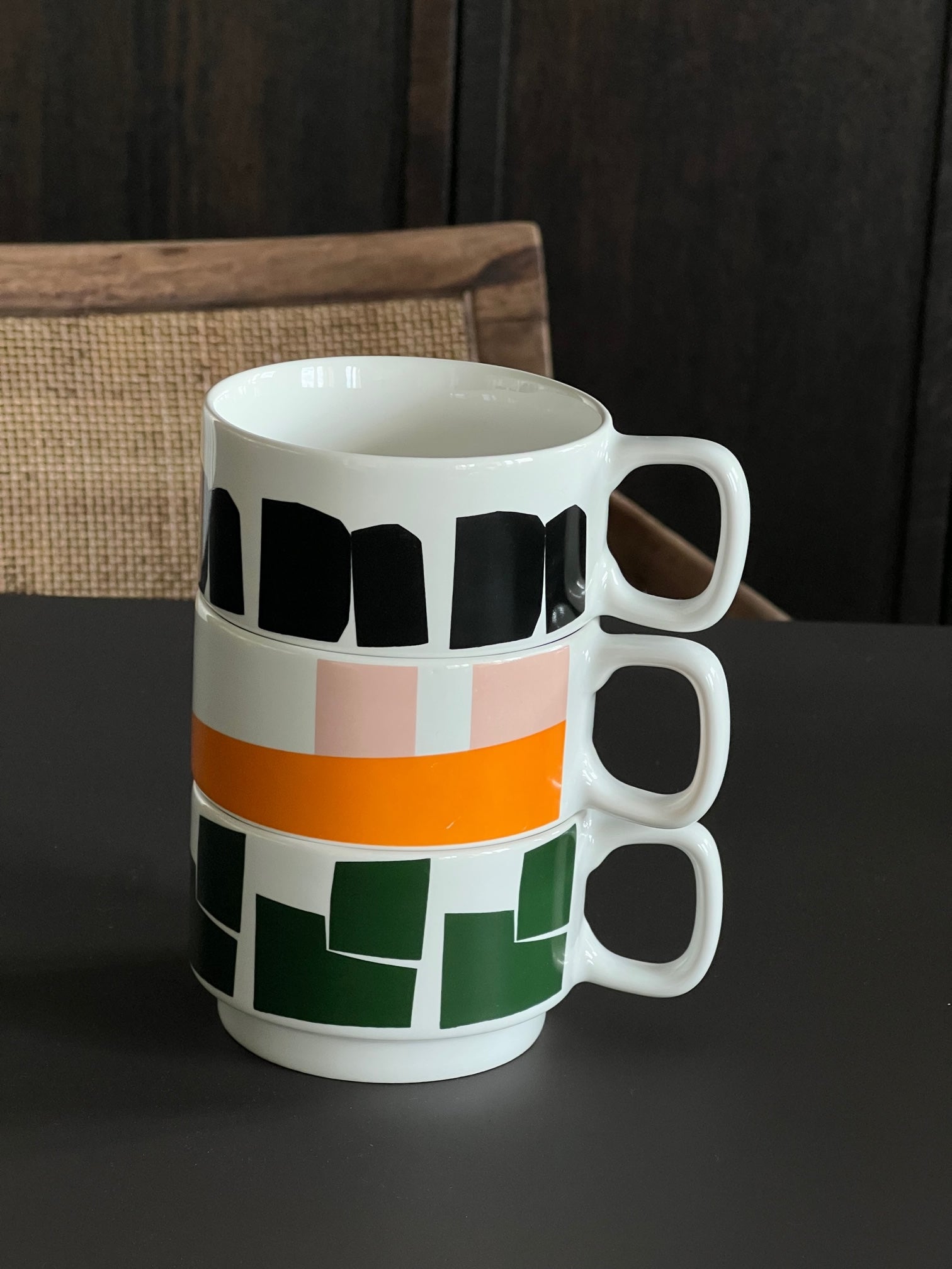 GREEN GRAPHIC MUG