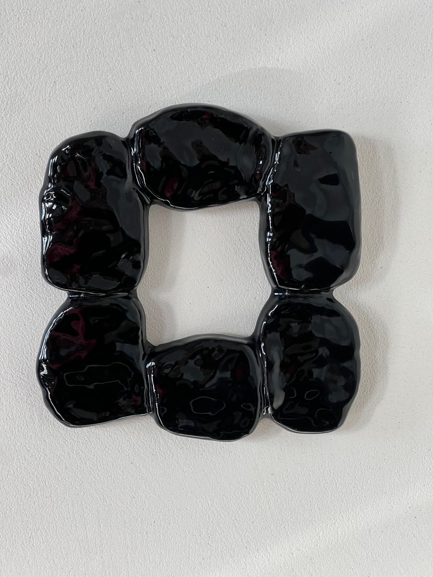 BLACK CERAMIC FRAME