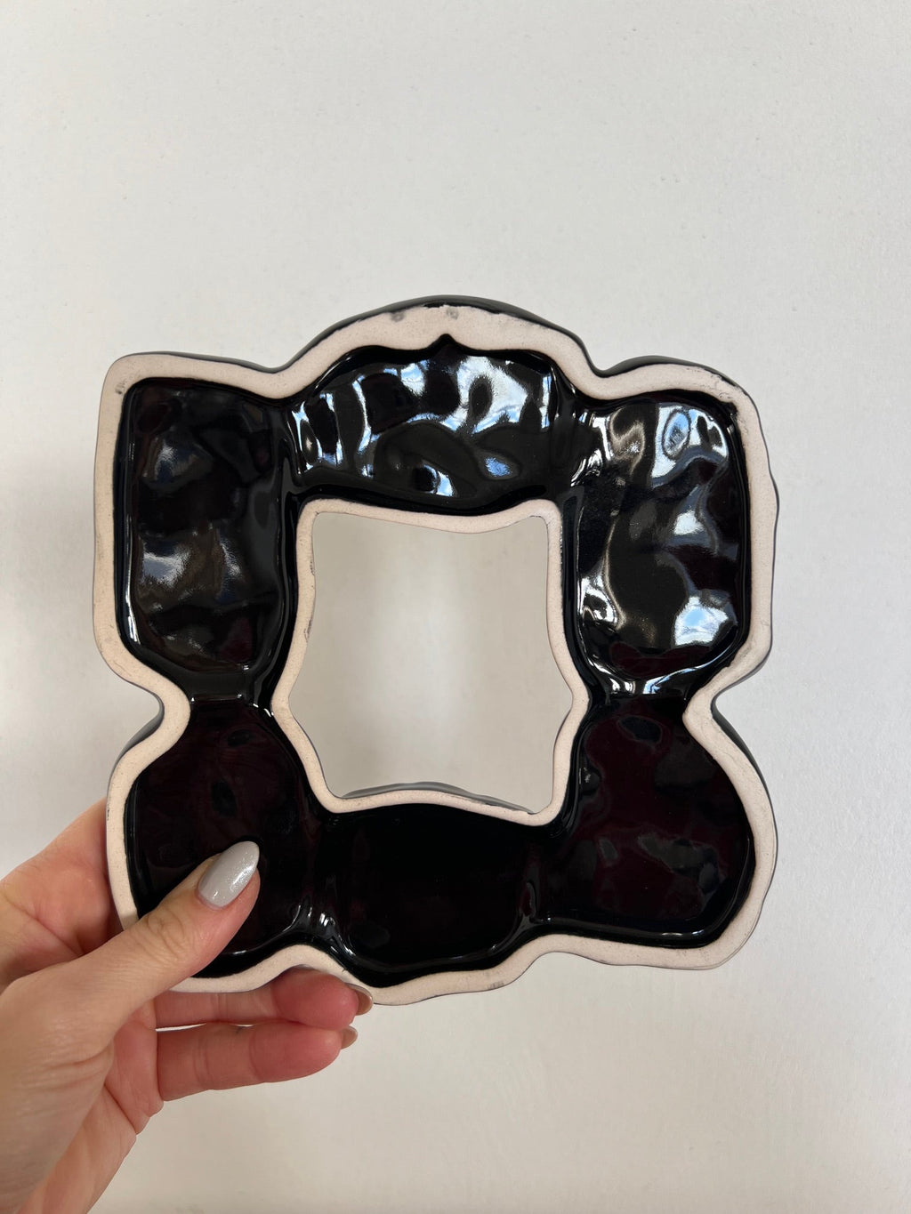 BLACK CERAMIC FRAME