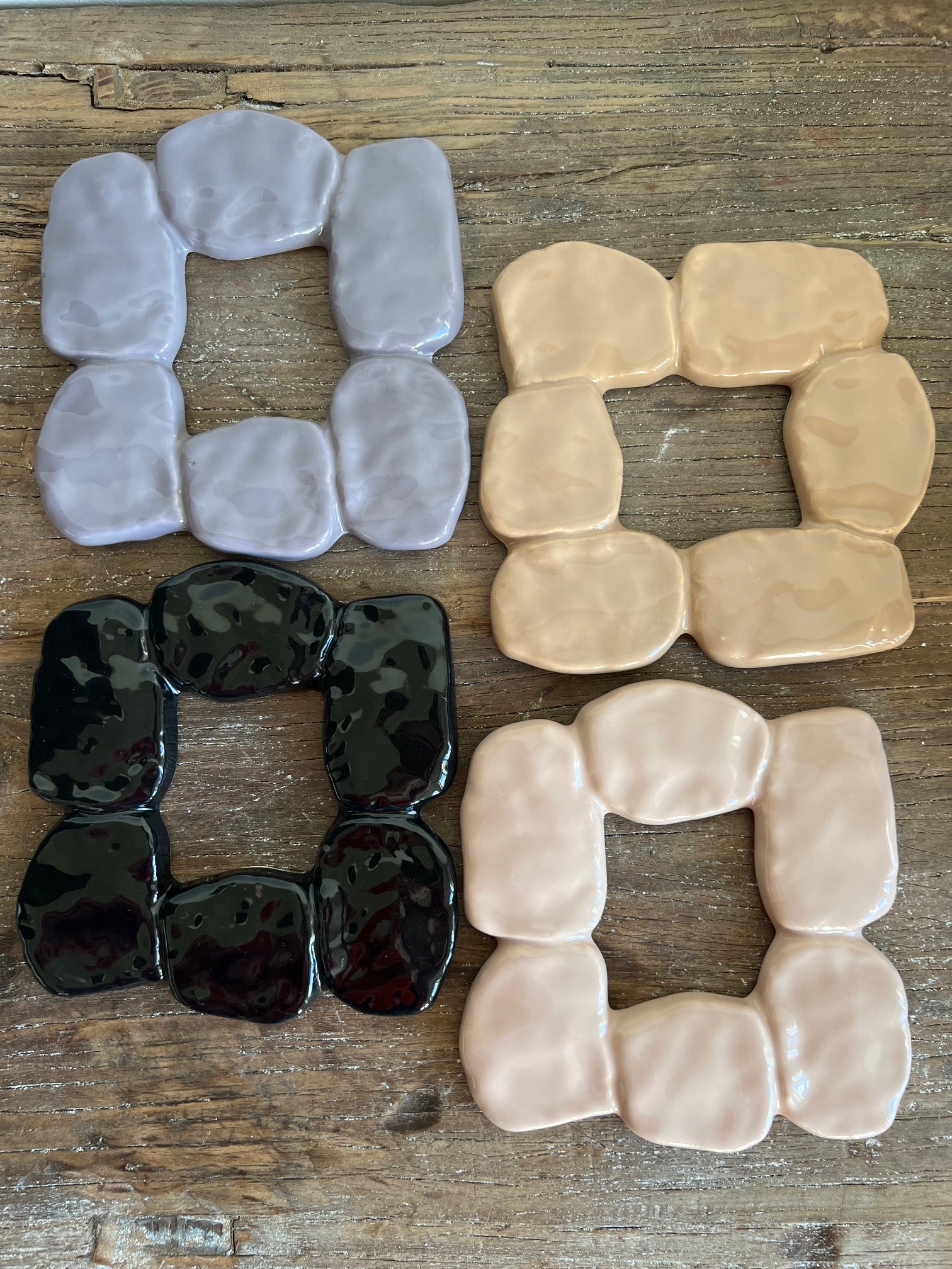 BEIGE CERAMIC FRAME