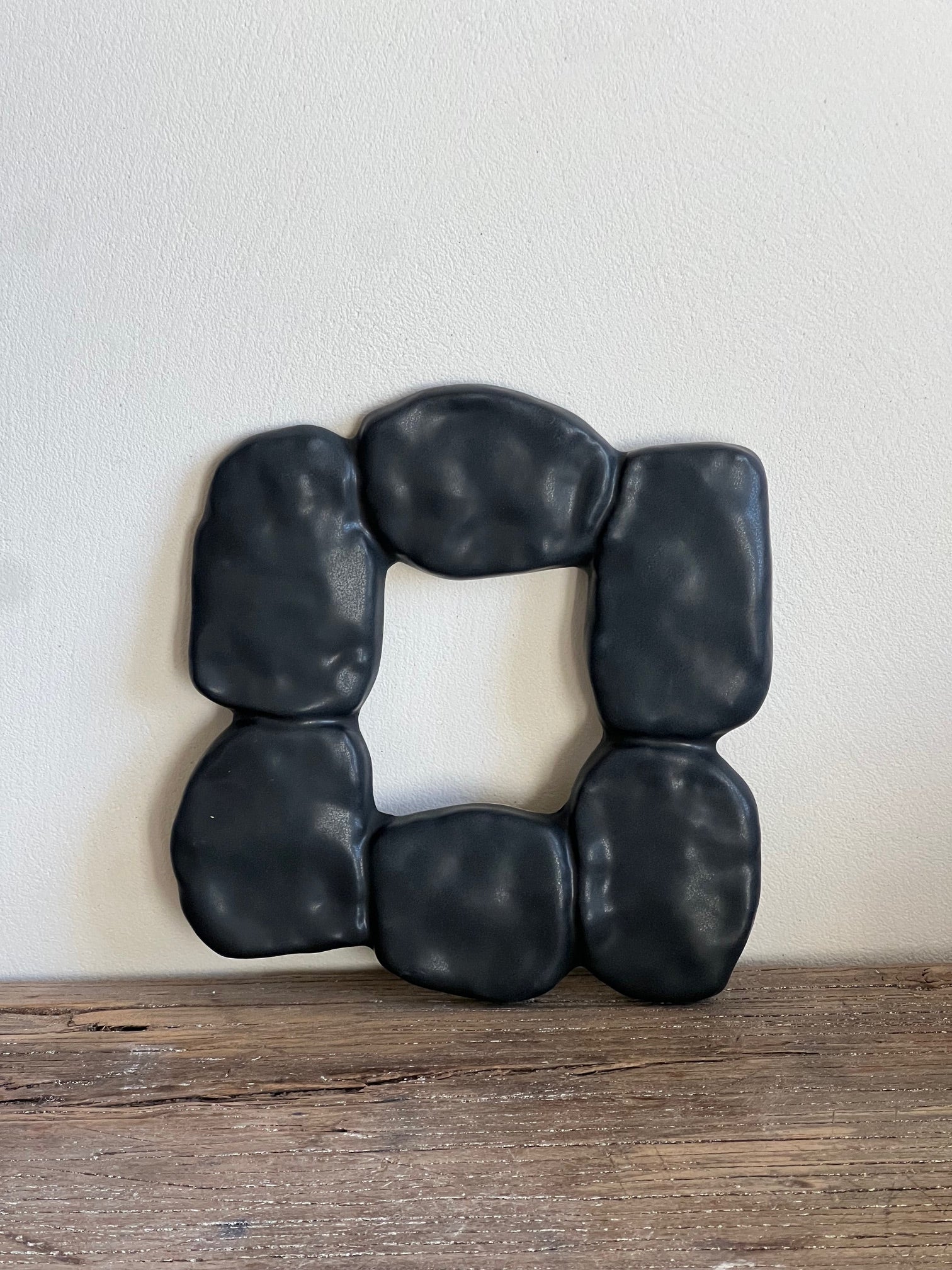 MATTE BLACK CERAMIC FRAME