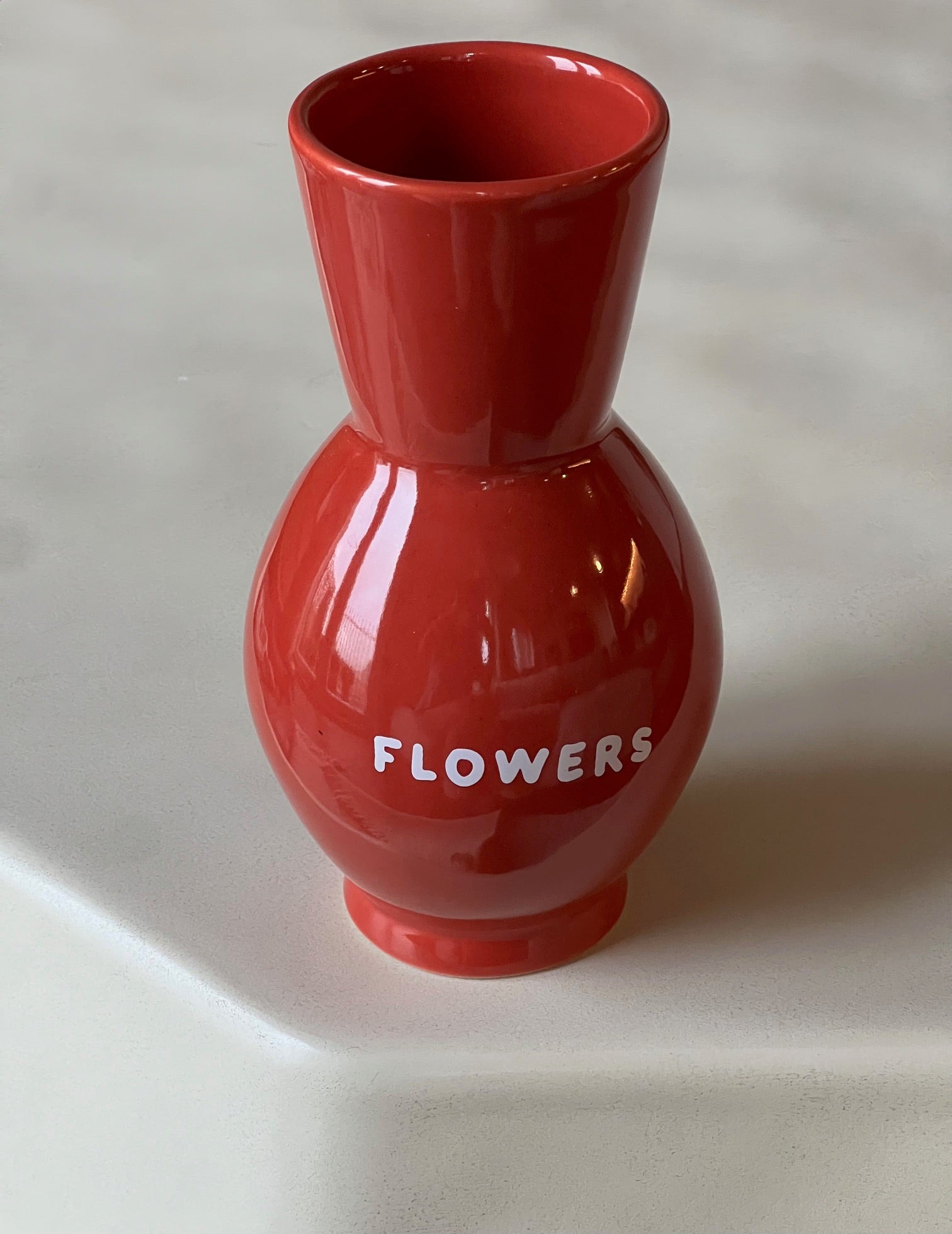 RED FLOWERS VASE