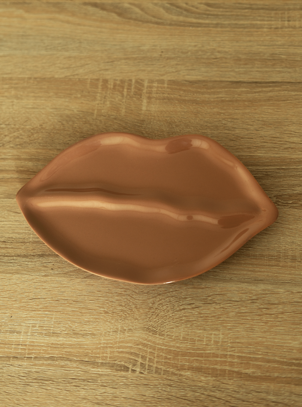 Mocca lip plate