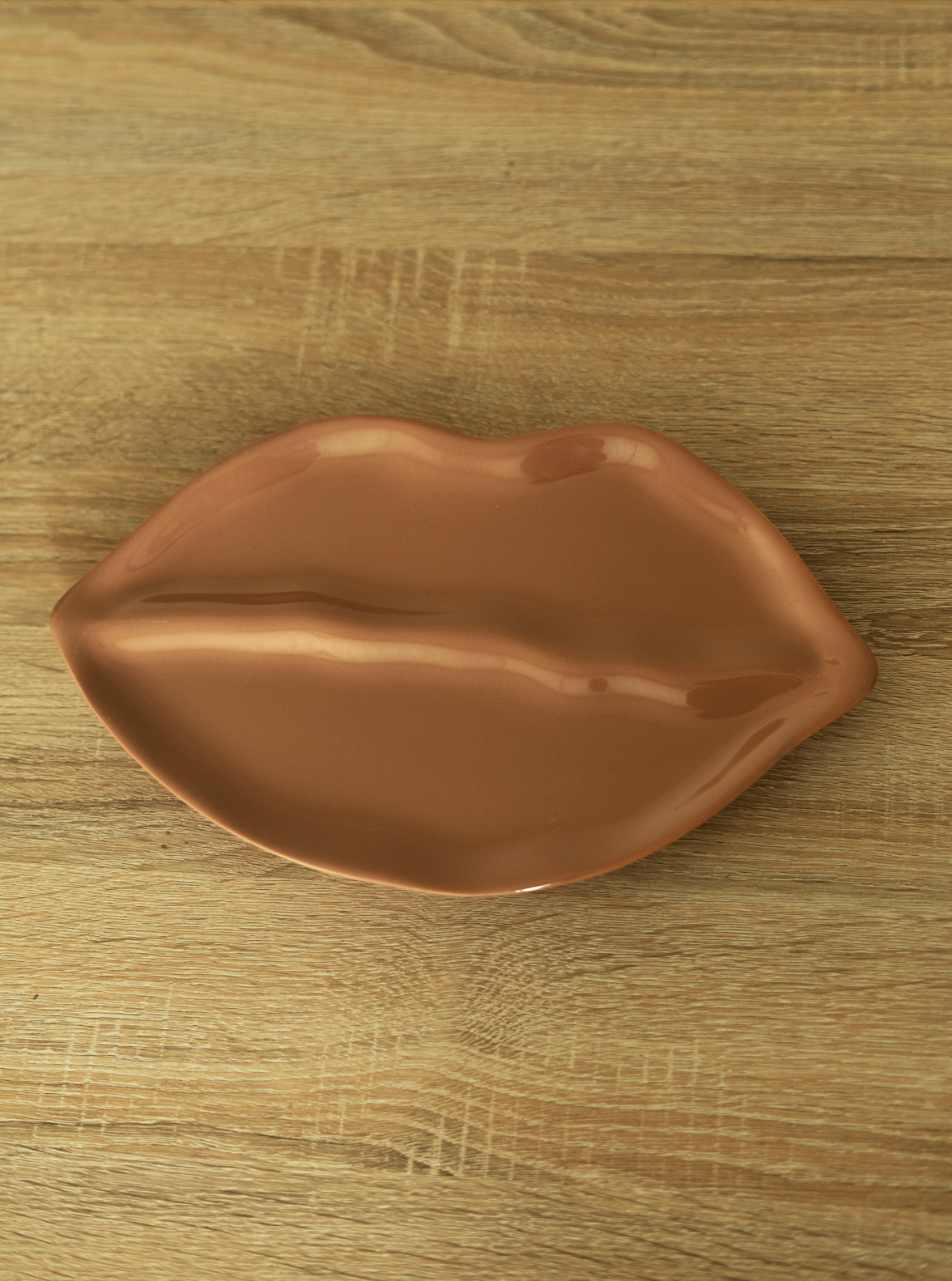 Mocca lip plate