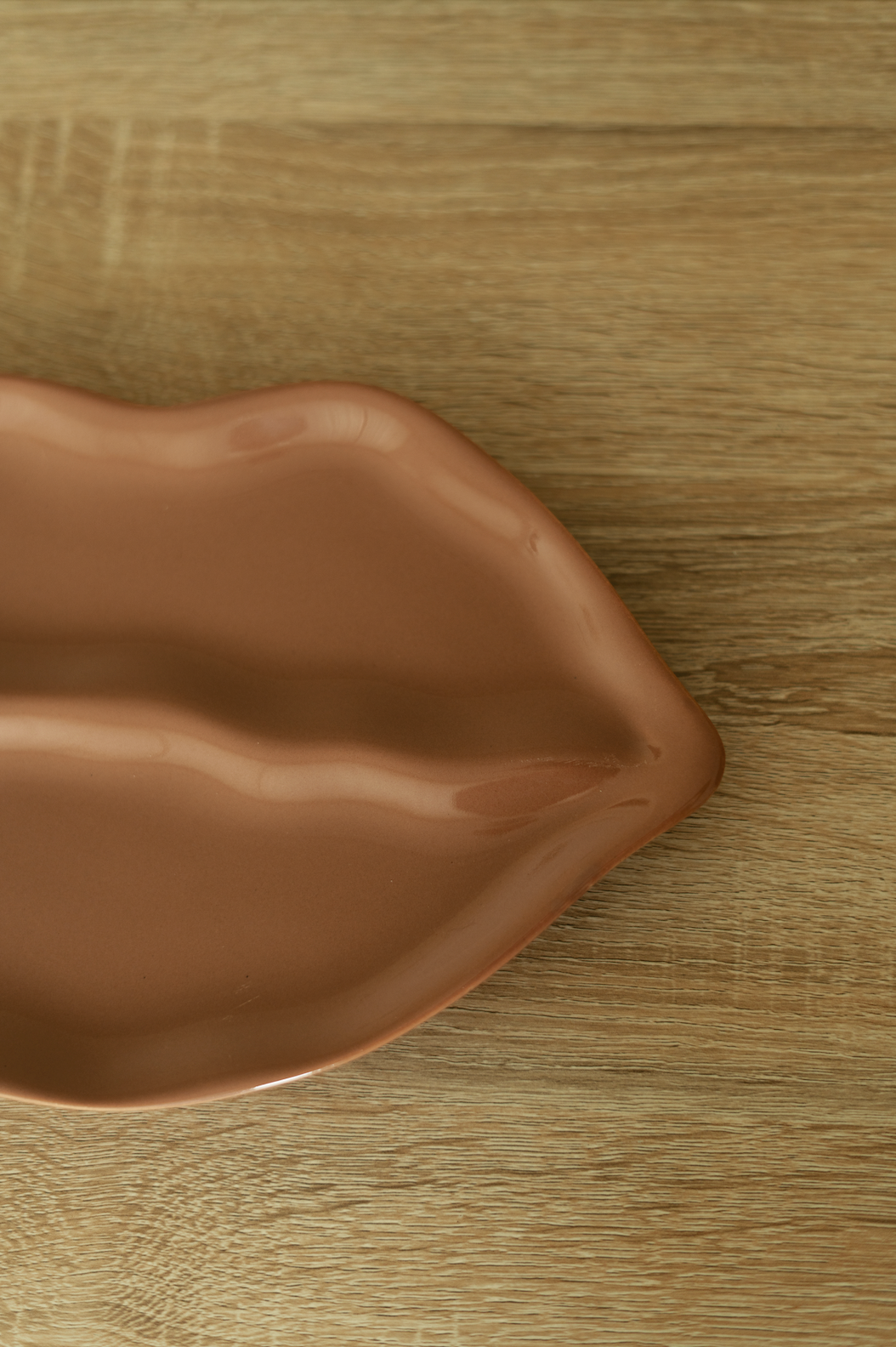 Mocca lip plate