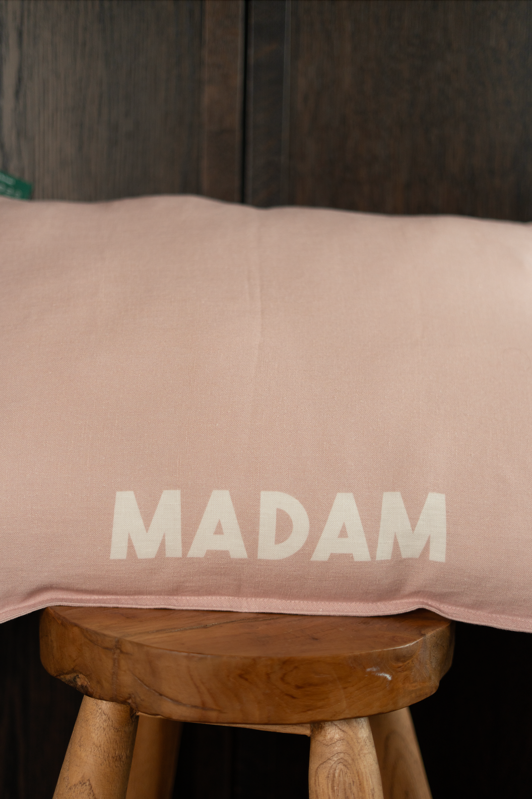 LINEN CUSHION MADAM 40x60 CM
