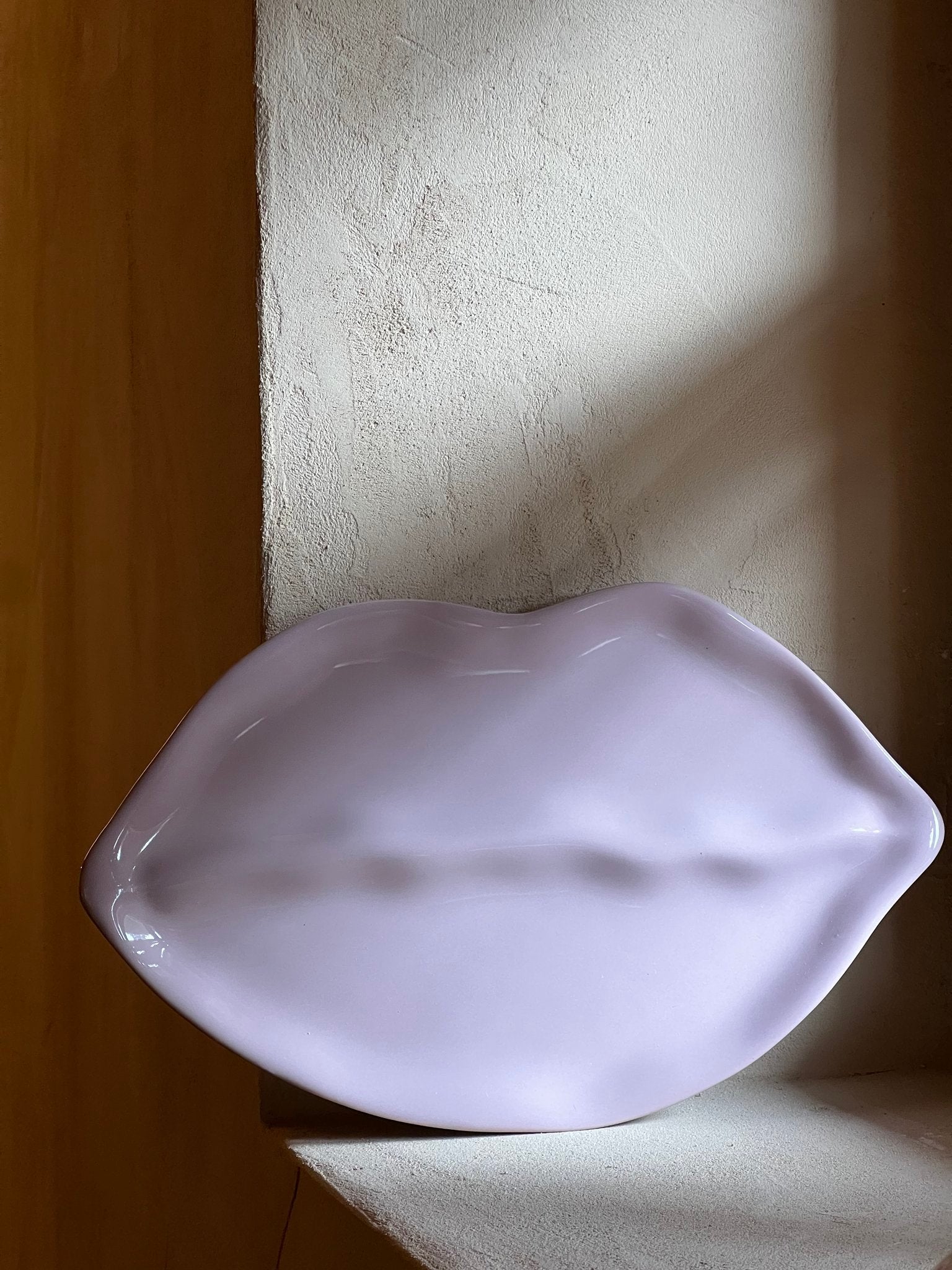 PURPLE LIPS PLATE
