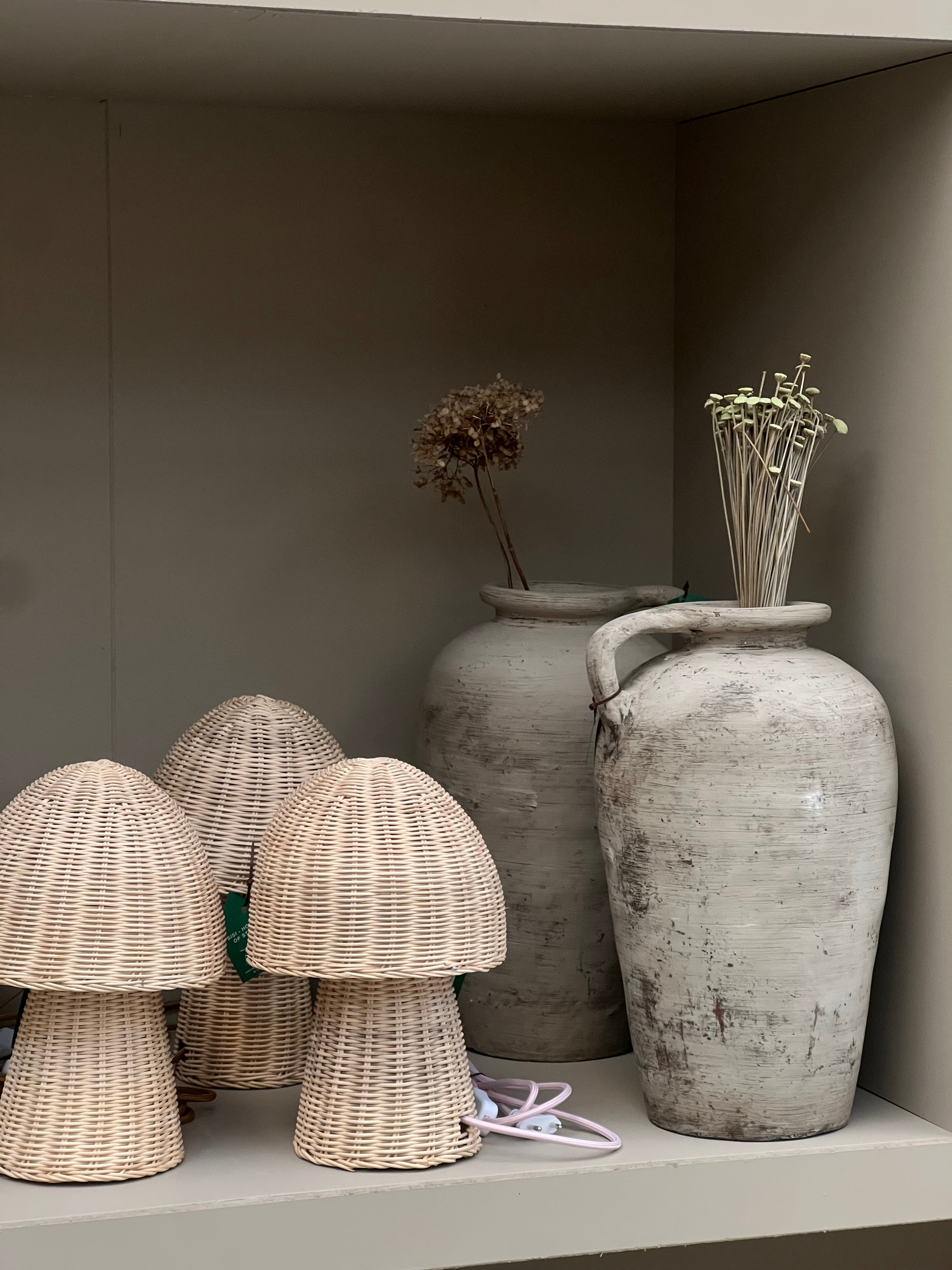 RATTAN MUSHROOM LAMP