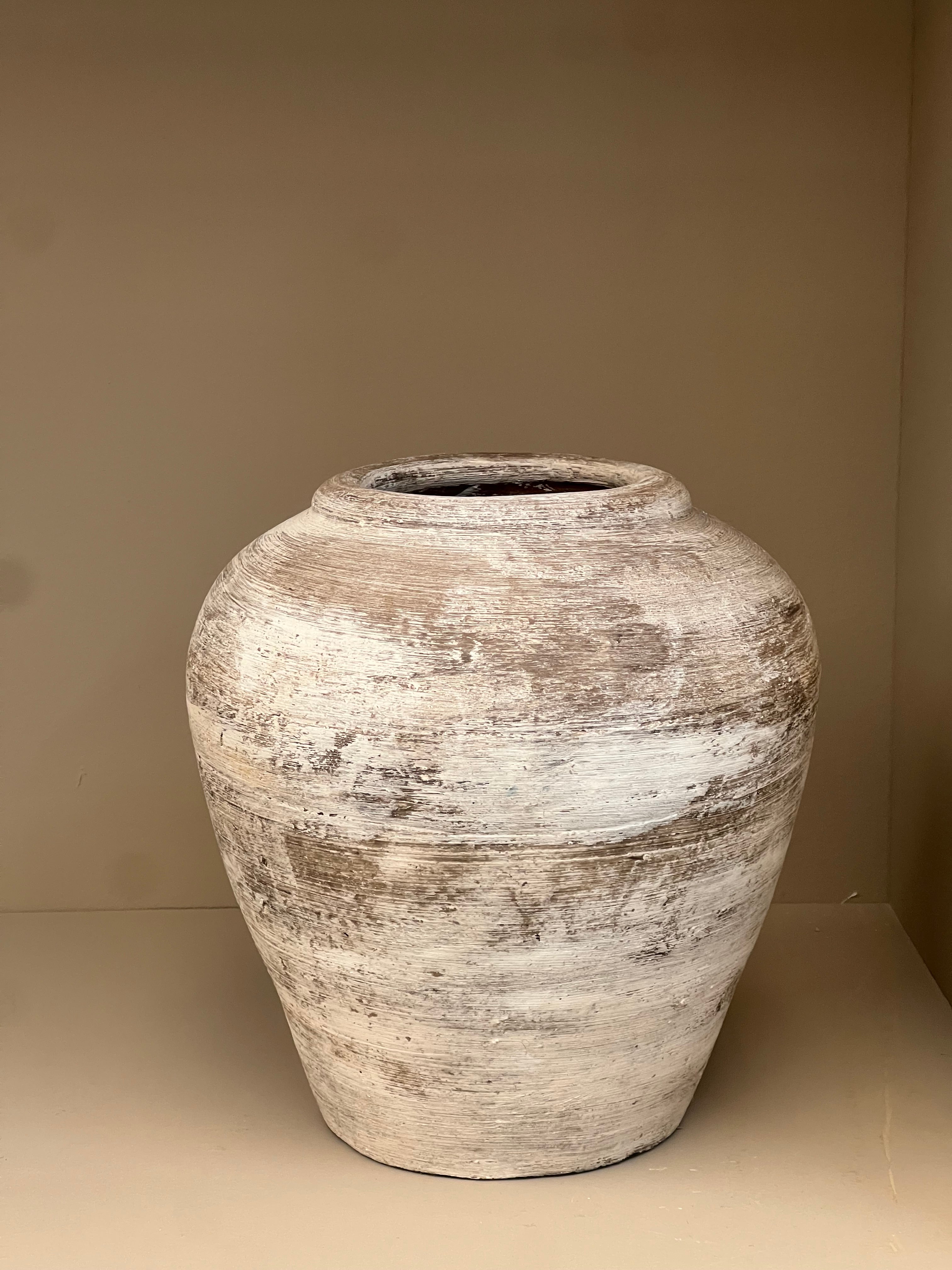 TERRACOTTA VASE MISS ROZI