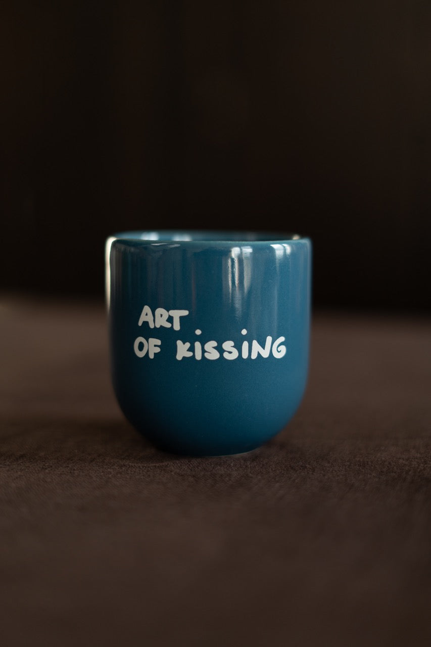 ART OF KISSING MUG