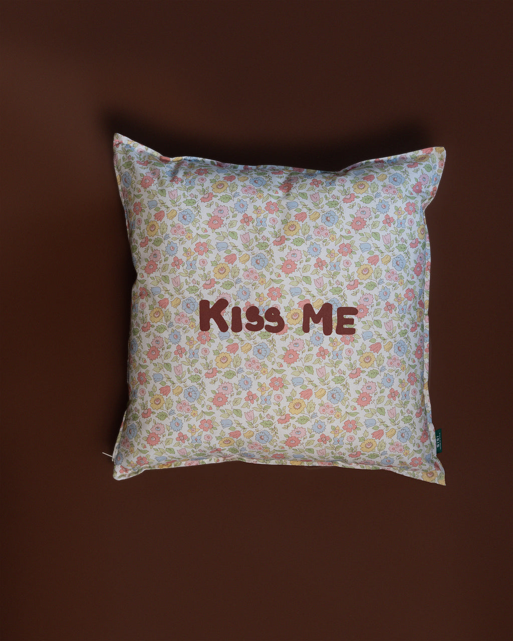 KISS ME CUSHION 40x40cm